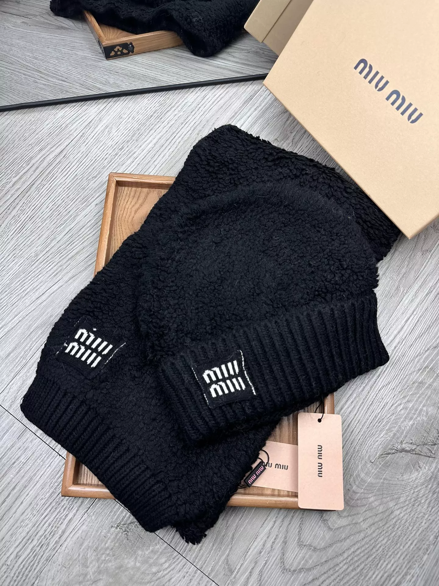 MIU MIU Hat and Scarf Set Trendy 5393