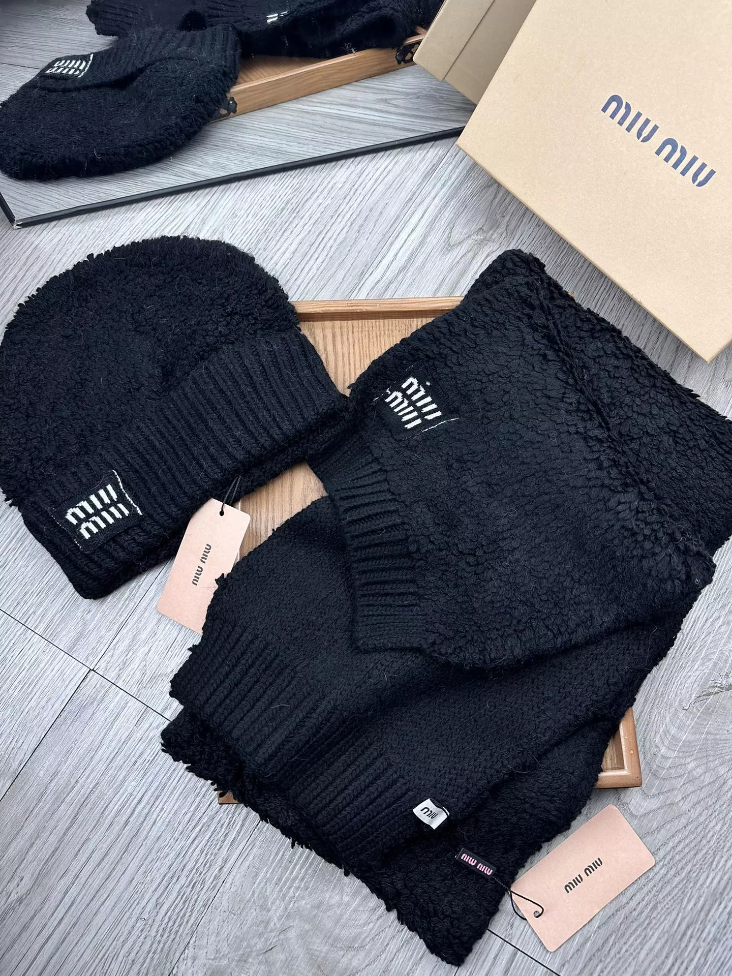 MIU MIU Hat and Scarf Set Trendy 5393