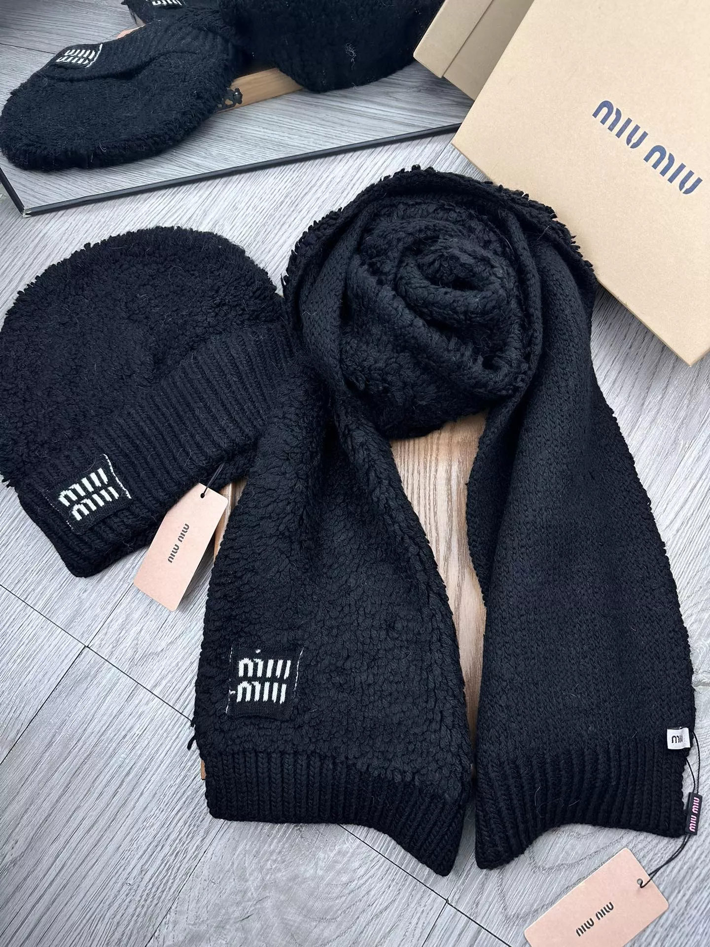 MIU MIU Hat and Scarf Set Trendy 5393