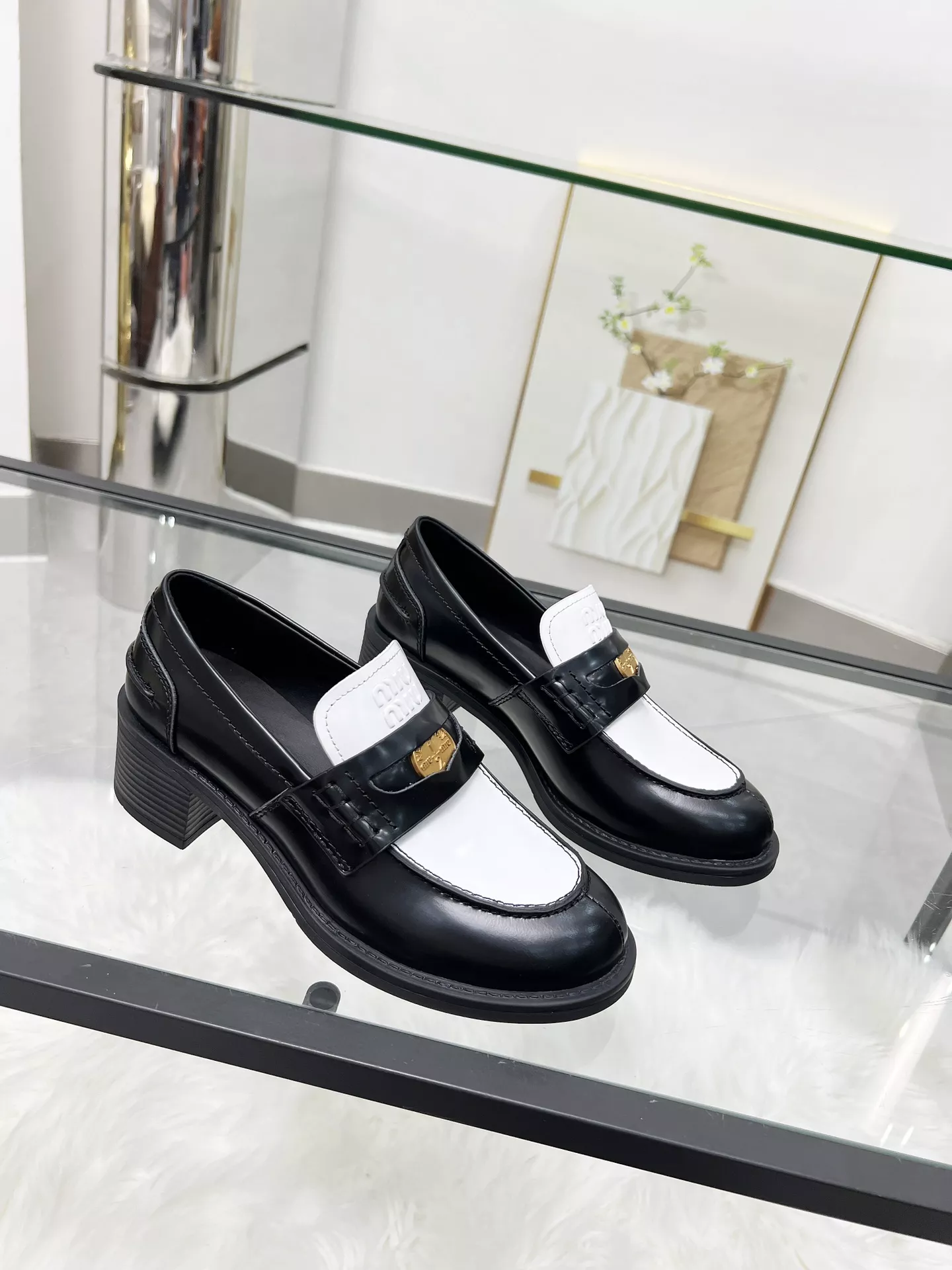 MIU MIU Leather Shoes For Women Durable 4494