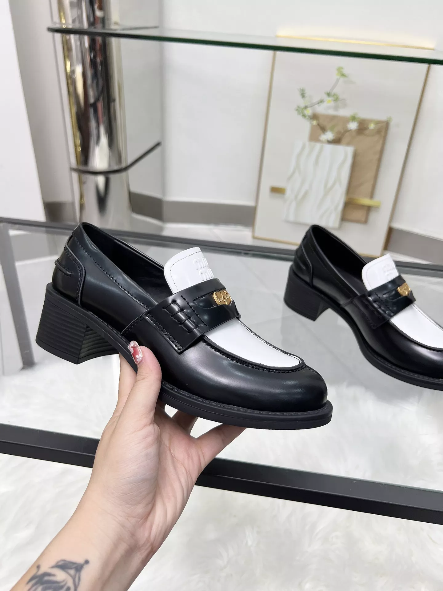 MIU MIU Leather Shoes For Women Durable 4494