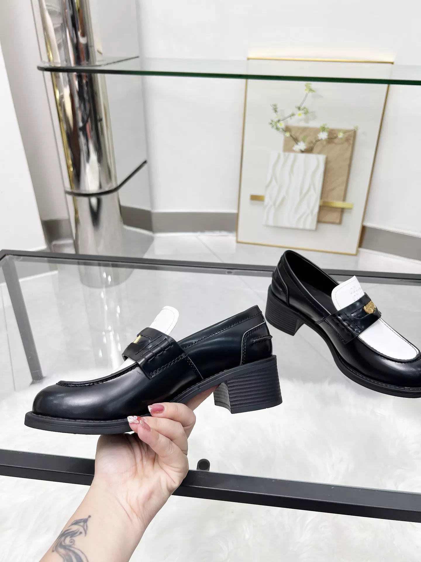 MIU MIU Leather Shoes For Women Durable 4494