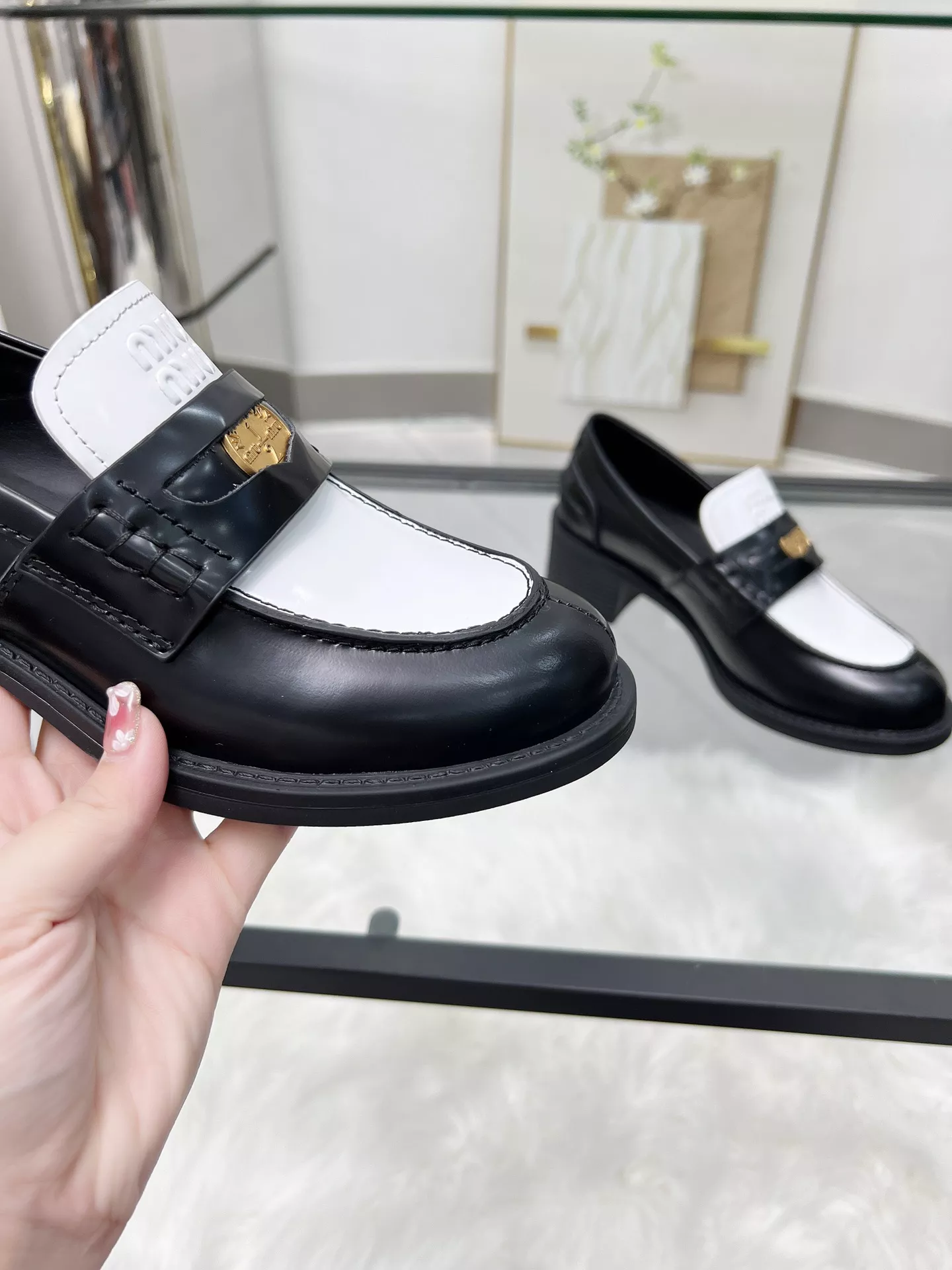MIU MIU Leather Shoes For Women Durable 4494