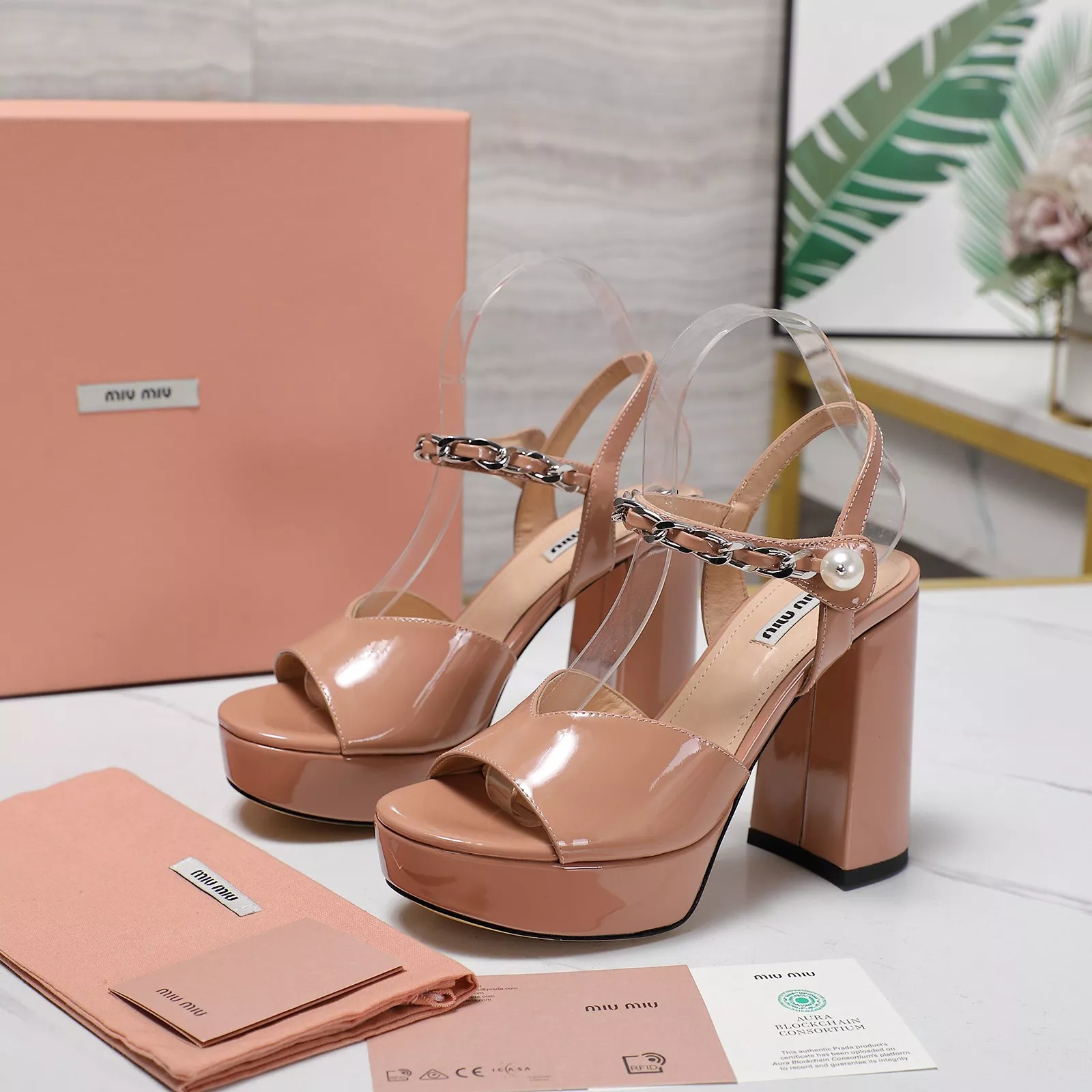 MIU MIU Sandal For Women EyeCatching 2004