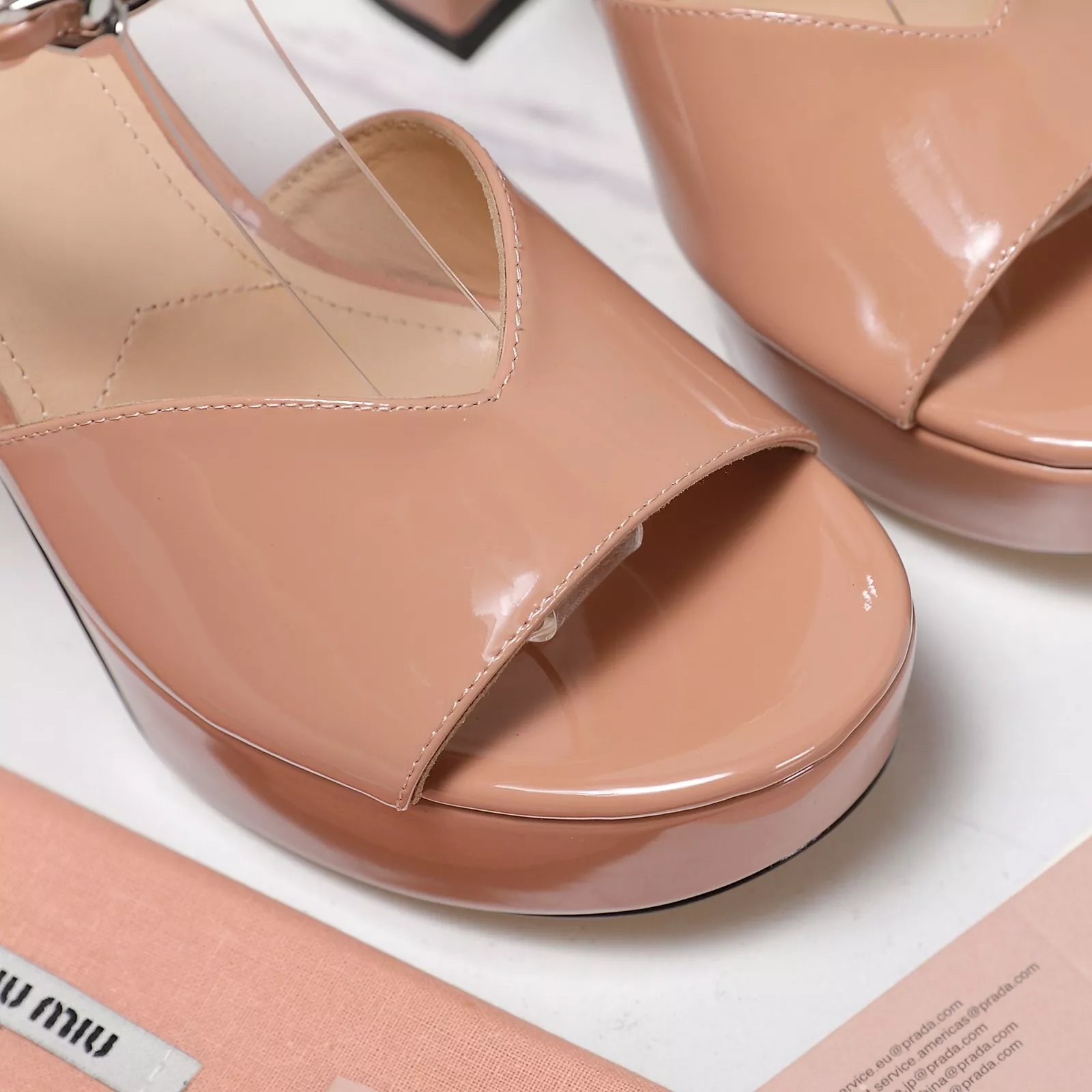 MIU MIU Sandal For Women EyeCatching 2004