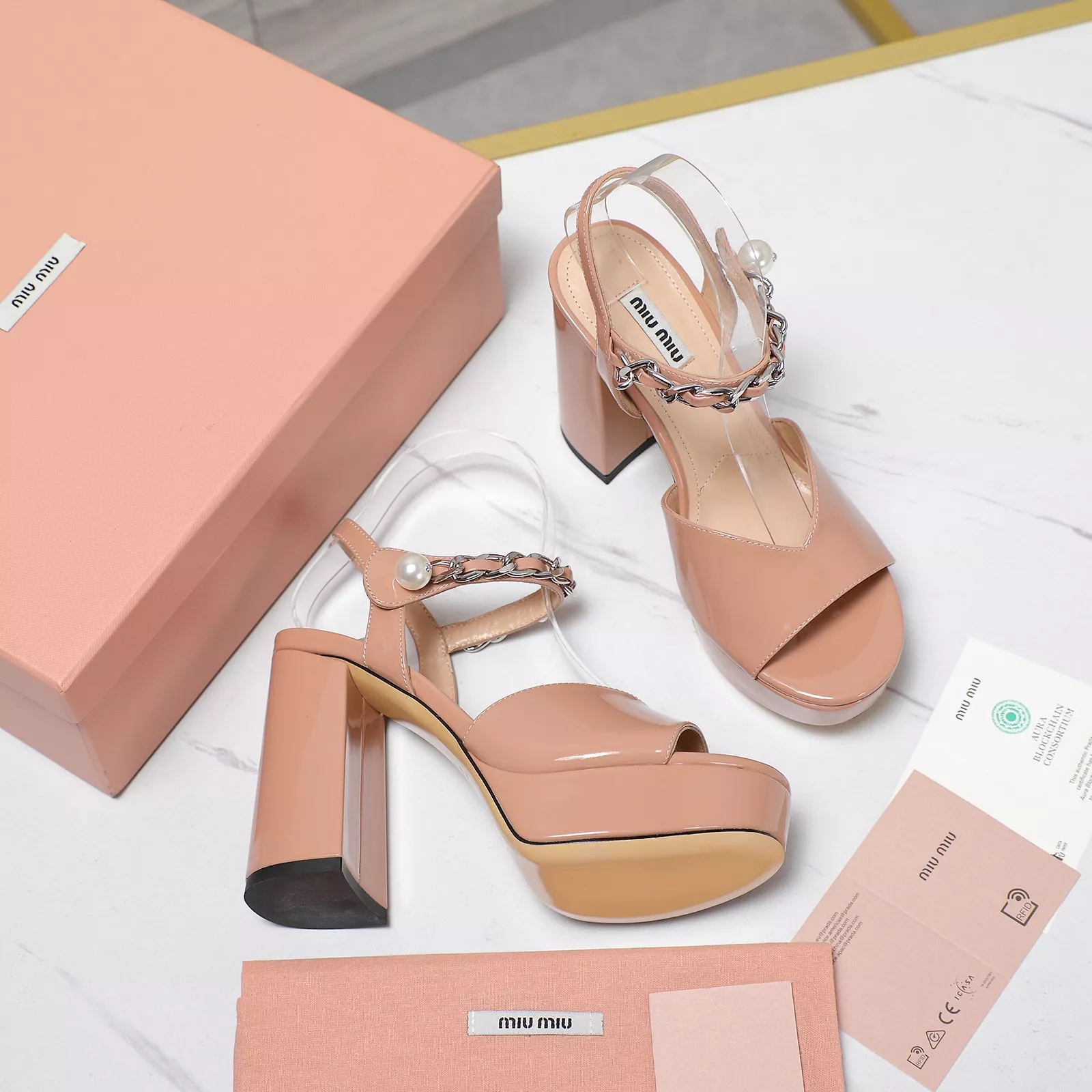 MIU MIU Sandal For Women EyeCatching 2004