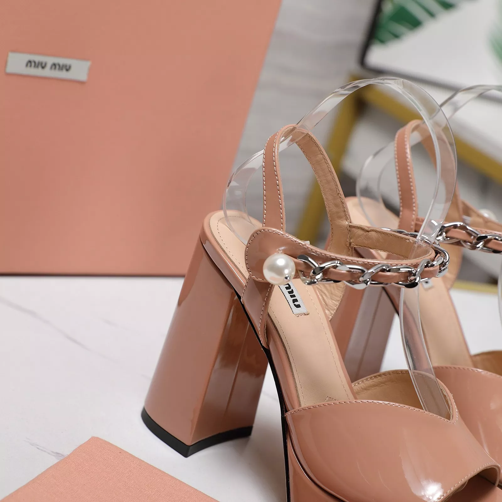 MIU MIU Sandal For Women EyeCatching 2004