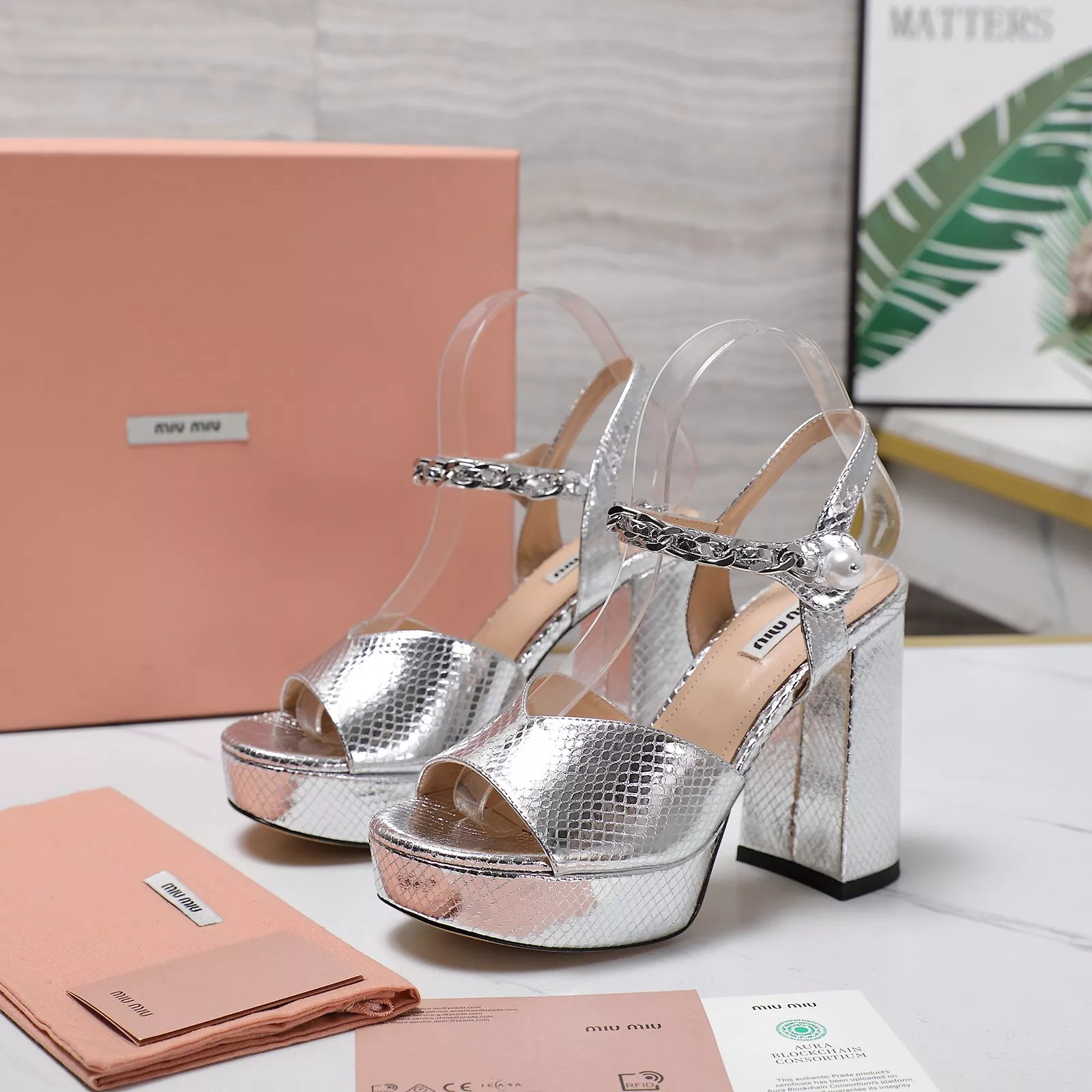 MIU MIU Sandal For Women Sophisticated 3643