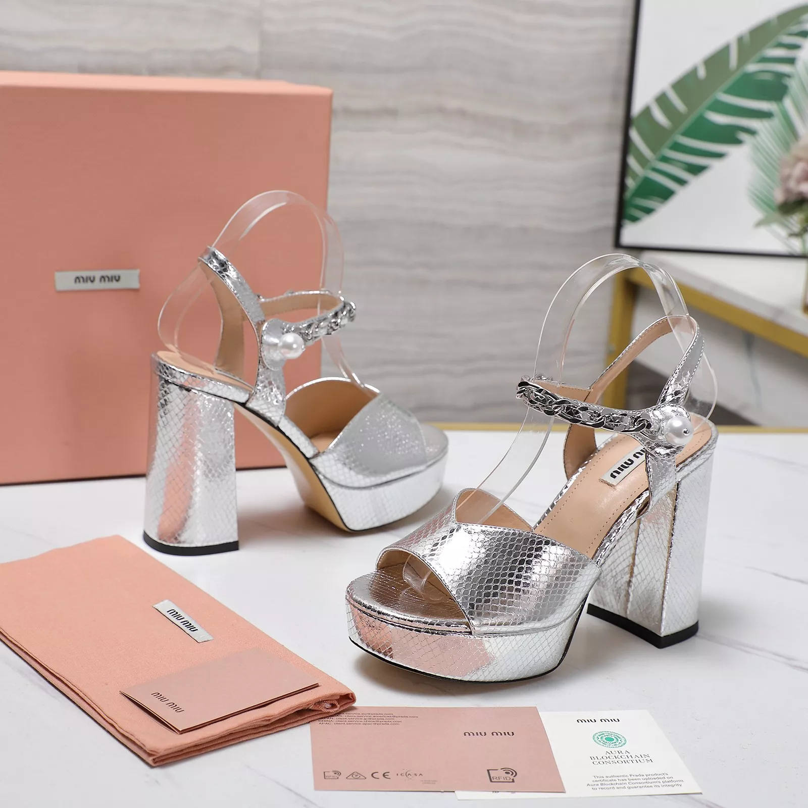 MIU MIU Sandal For Women Sophisticated 3643
