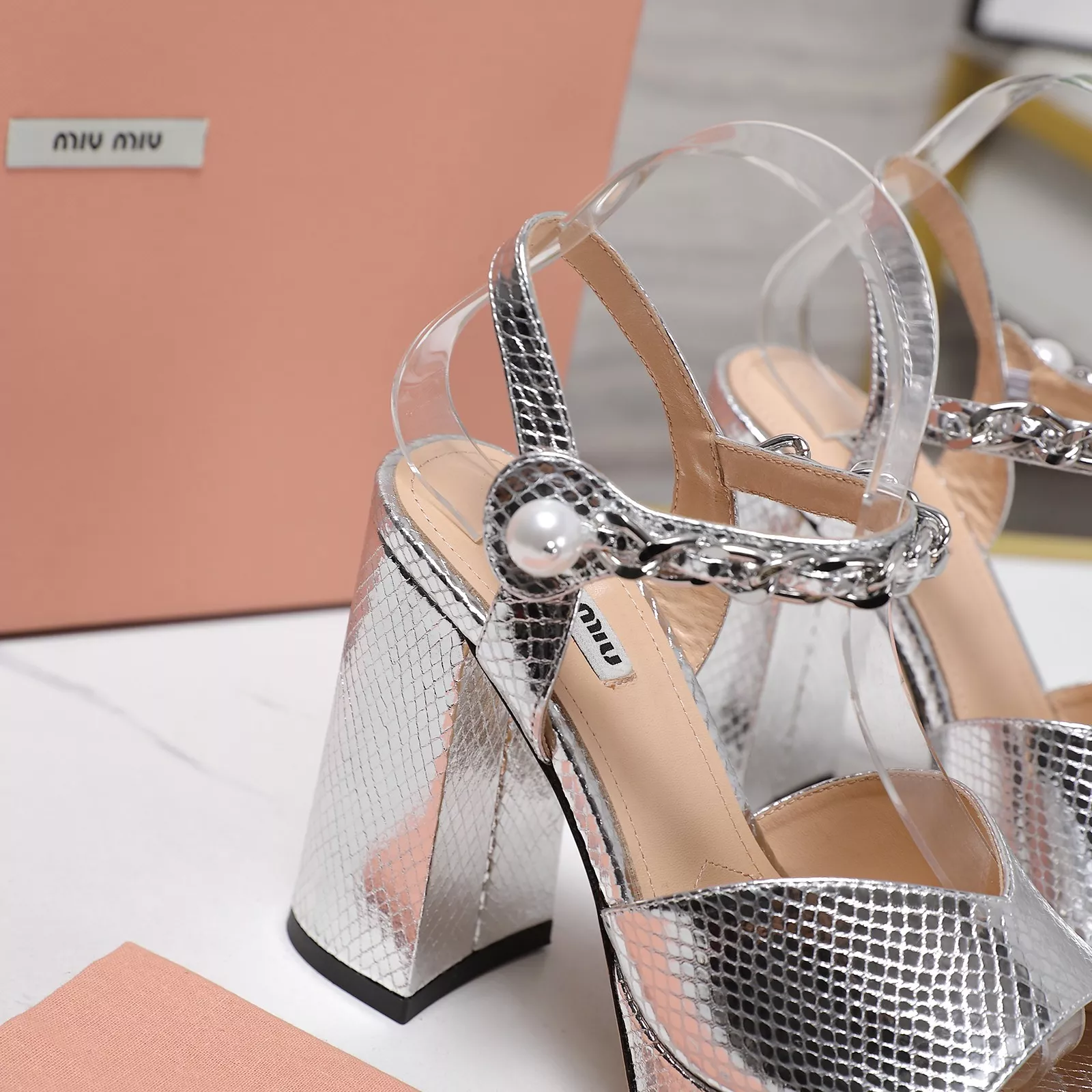MIU MIU Sandal For Women Sophisticated 3643