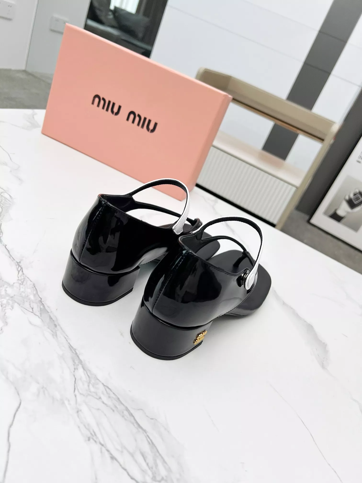 MIU MIU Sandal For Women Stylish 5371