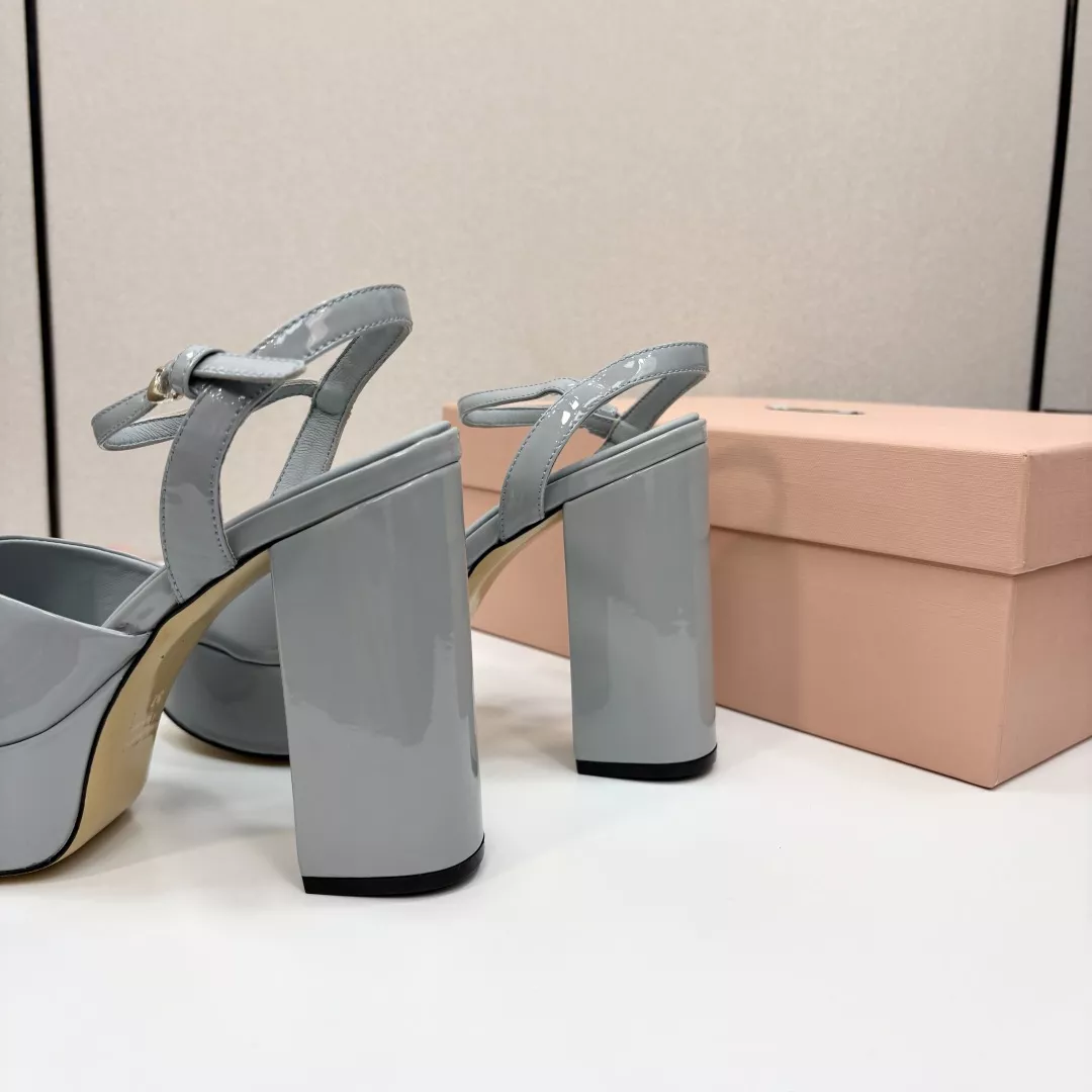 MIU MIU Sandal For Women WellDesigned 6804