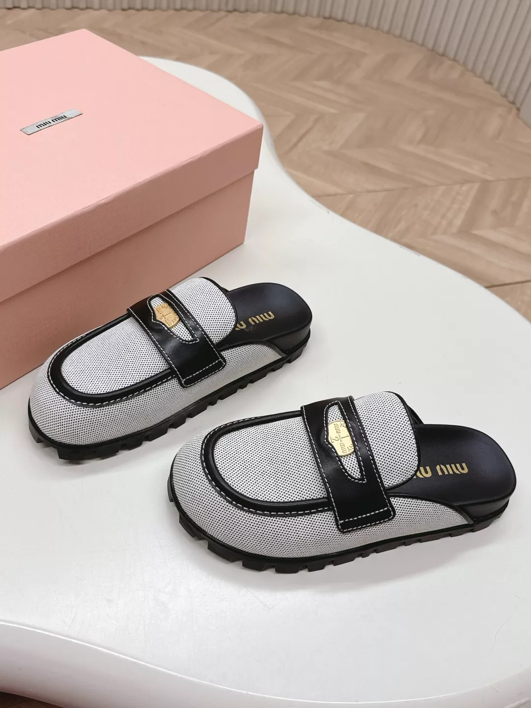 MIU MIU Slippers For Women Comfortable 1091