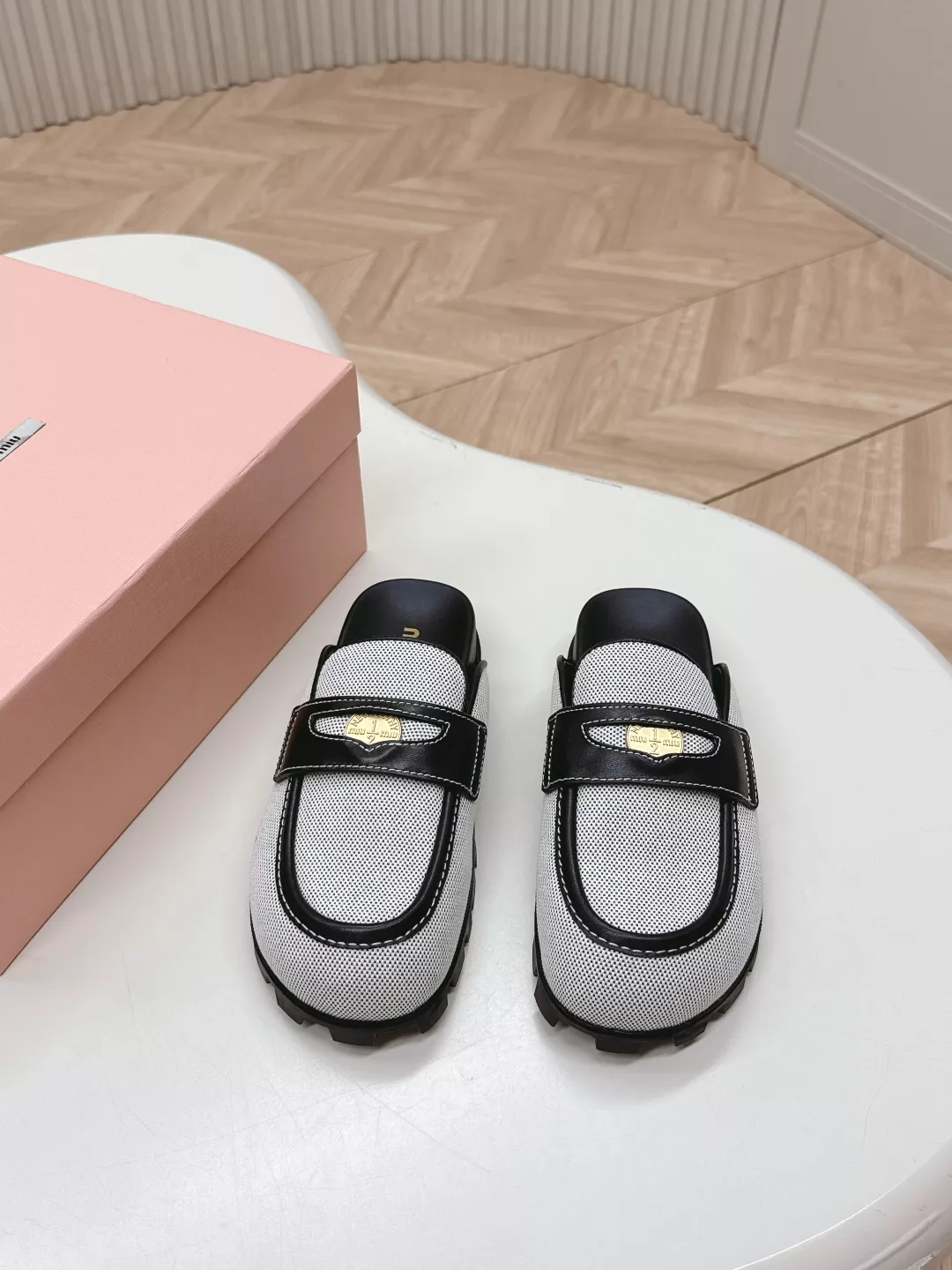 MIU MIU Slippers For Women Comfortable 1091