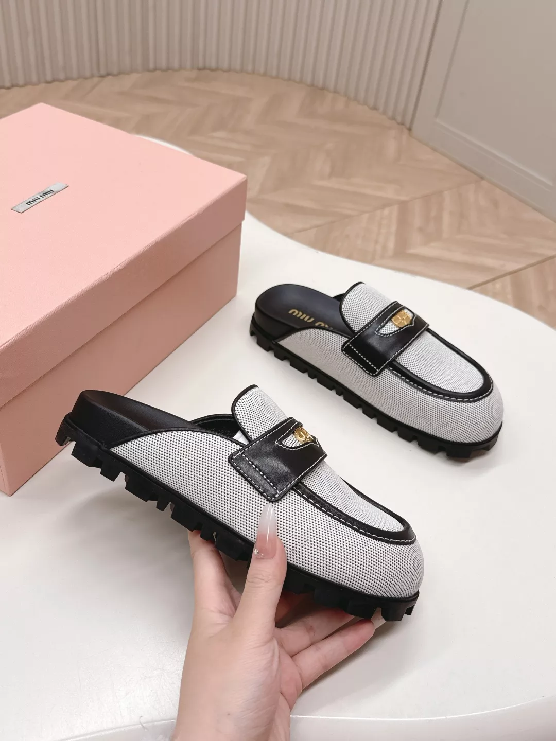 MIU MIU Slippers For Women Comfortable 1091