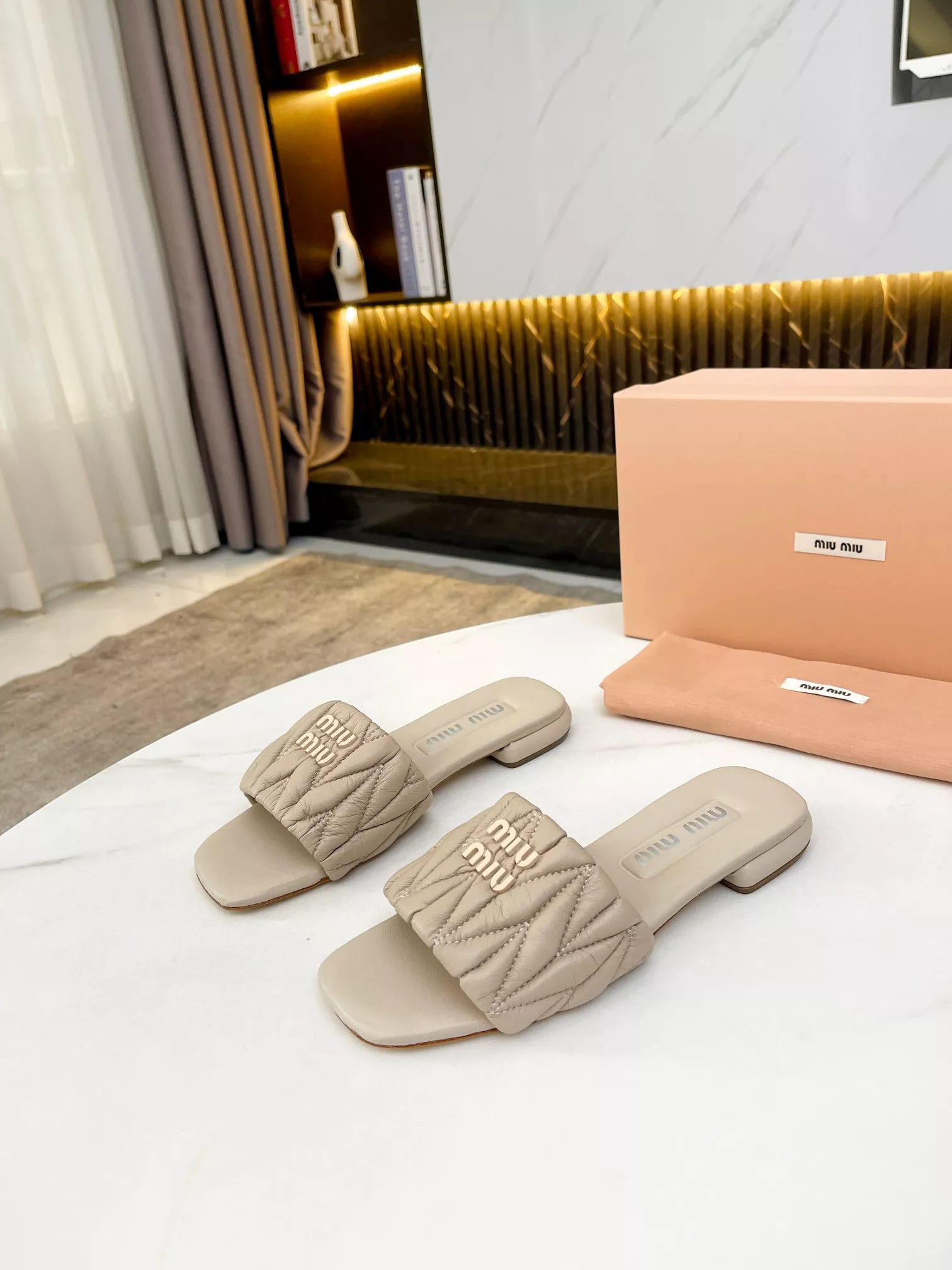 MIU MIU Slippers For Women Resilient 4549