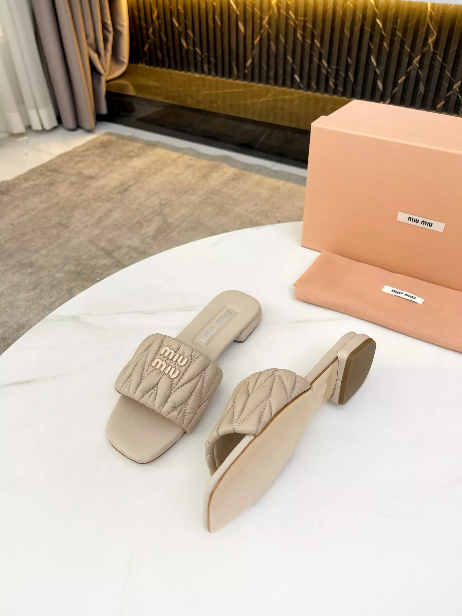MIU MIU Slippers For Women Resilient 4549