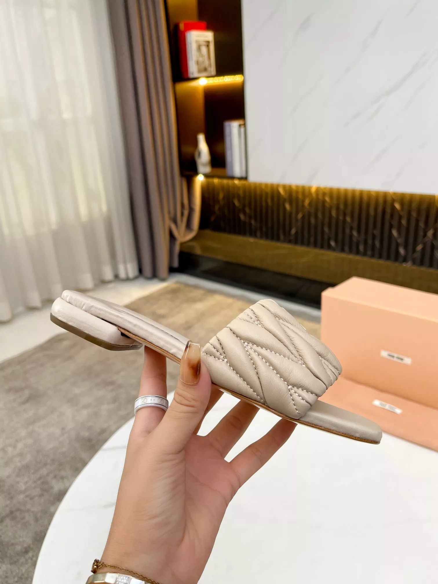 MIU MIU Slippers For Women Resilient 4549