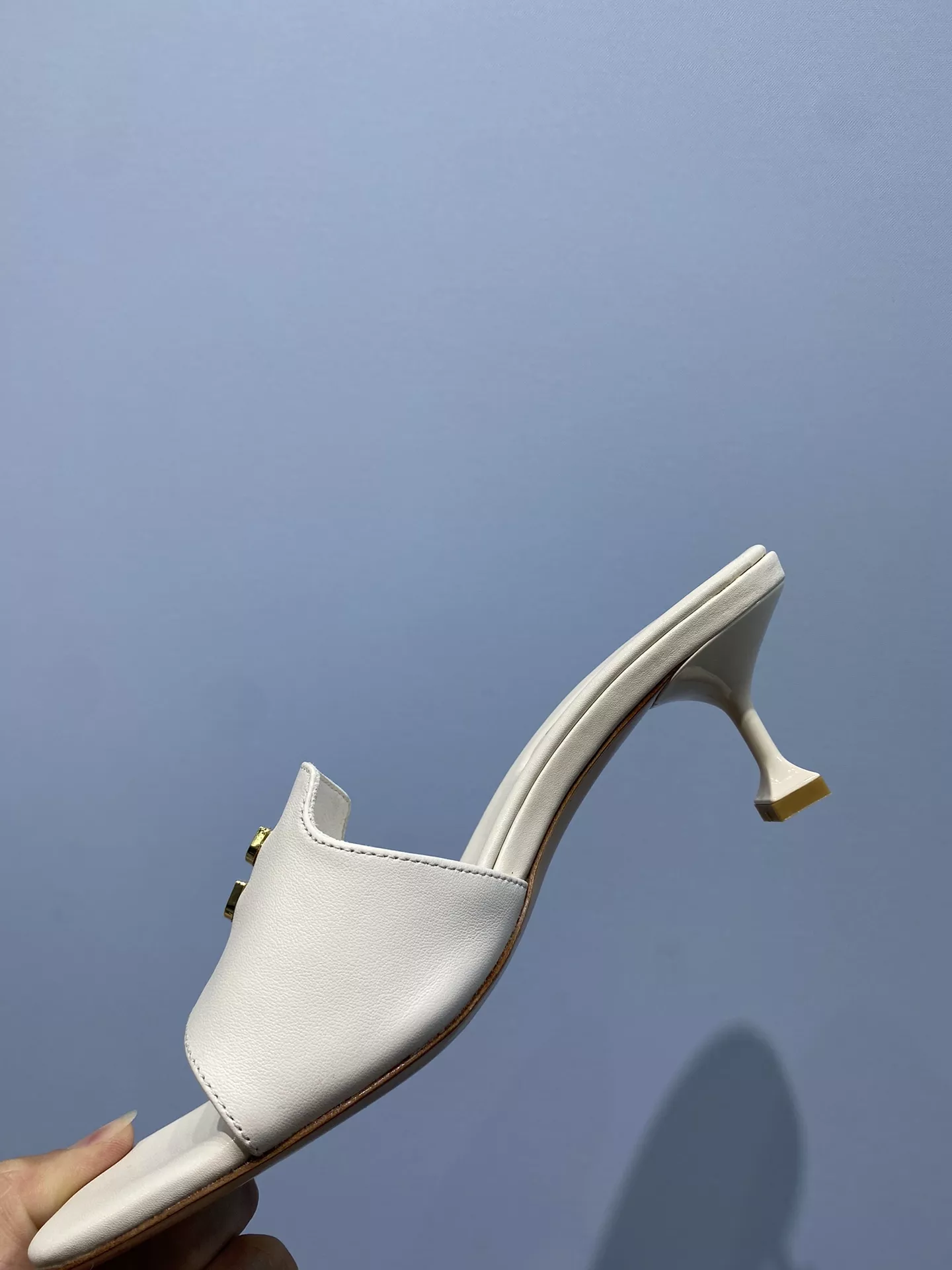 MIU MIU Slippers For Women Resilient 9921