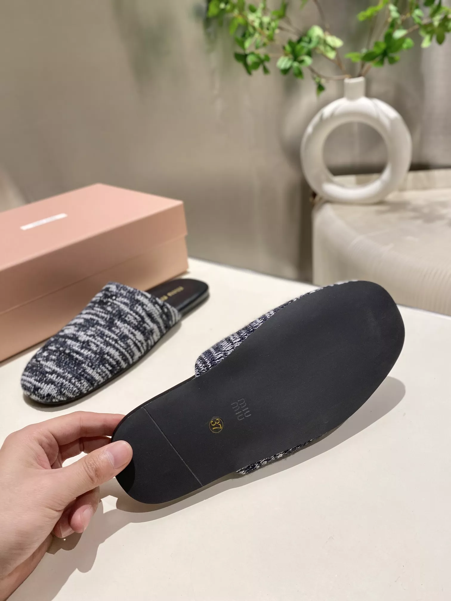 MIU MIU Slippers For Women Sophisticated 4094