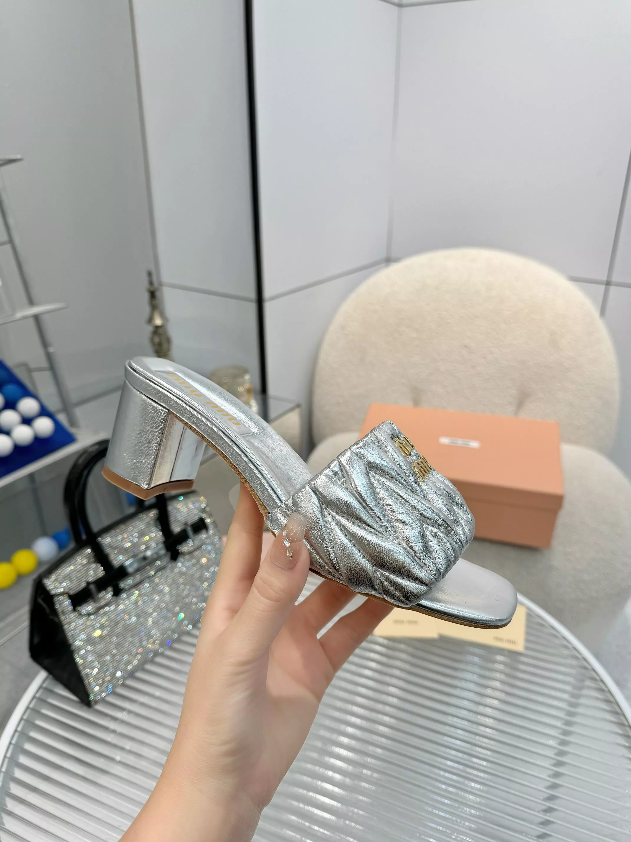 MIU MIU Slippers For Women Timeless 2189