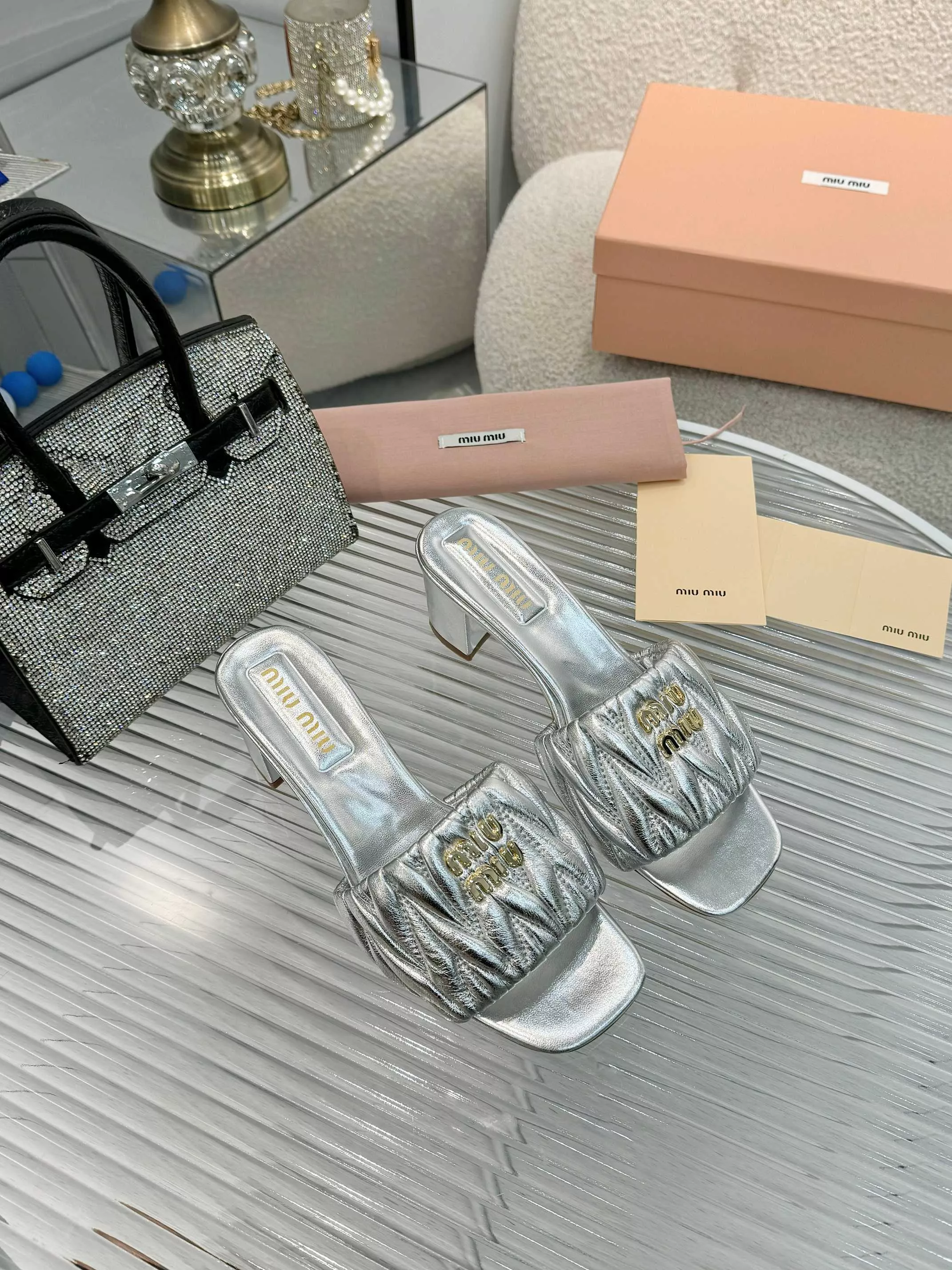 MIU MIU Slippers For Women Timeless 2189