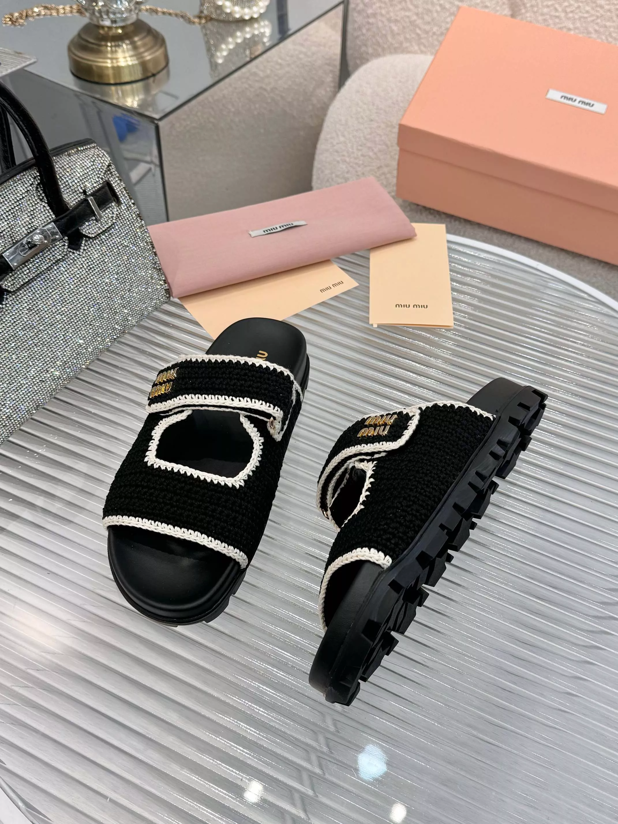 MIU MIU Slippers For Women Trendsetting 9747