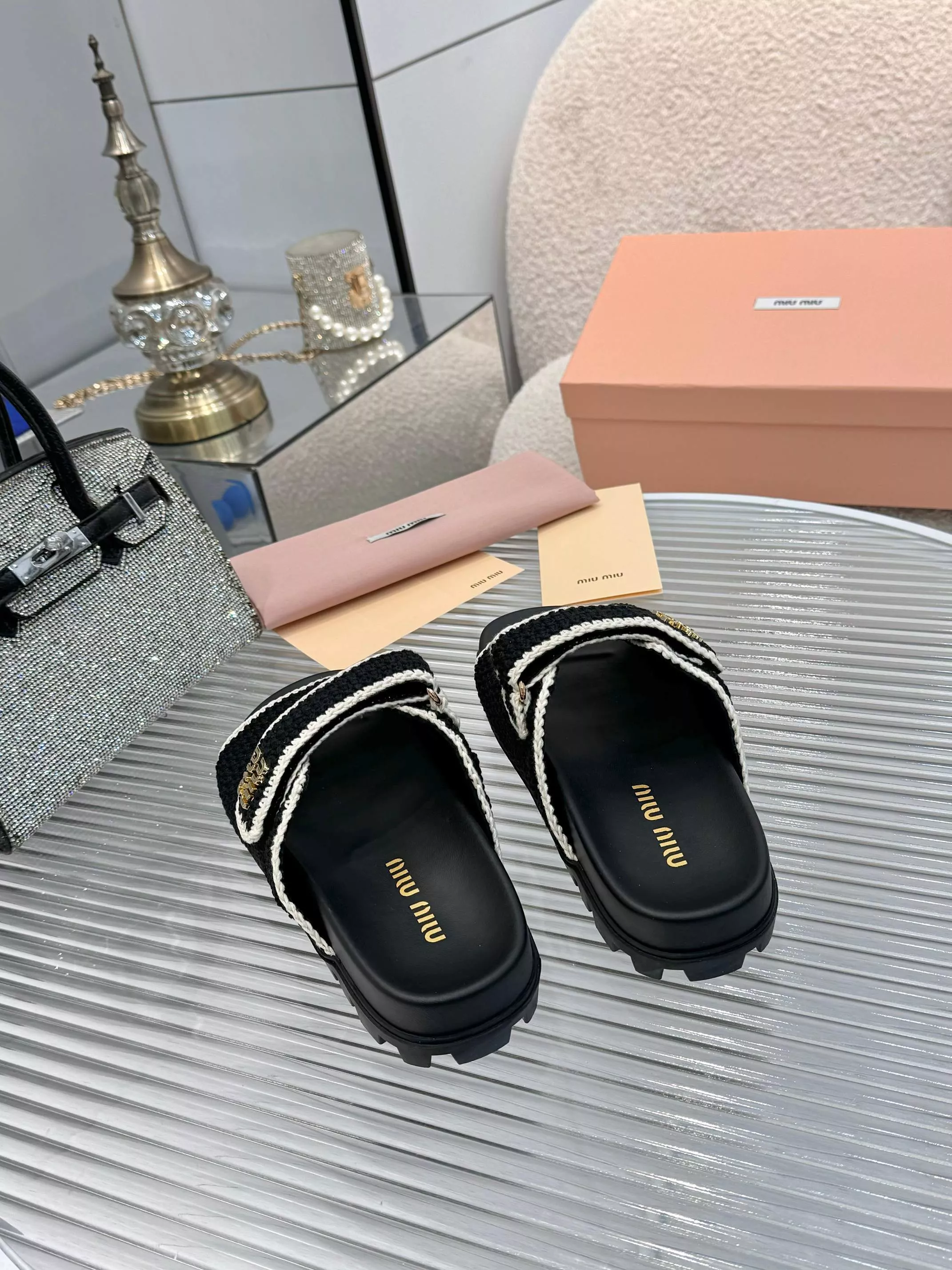 MIU MIU Slippers For Women Trendsetting 9747