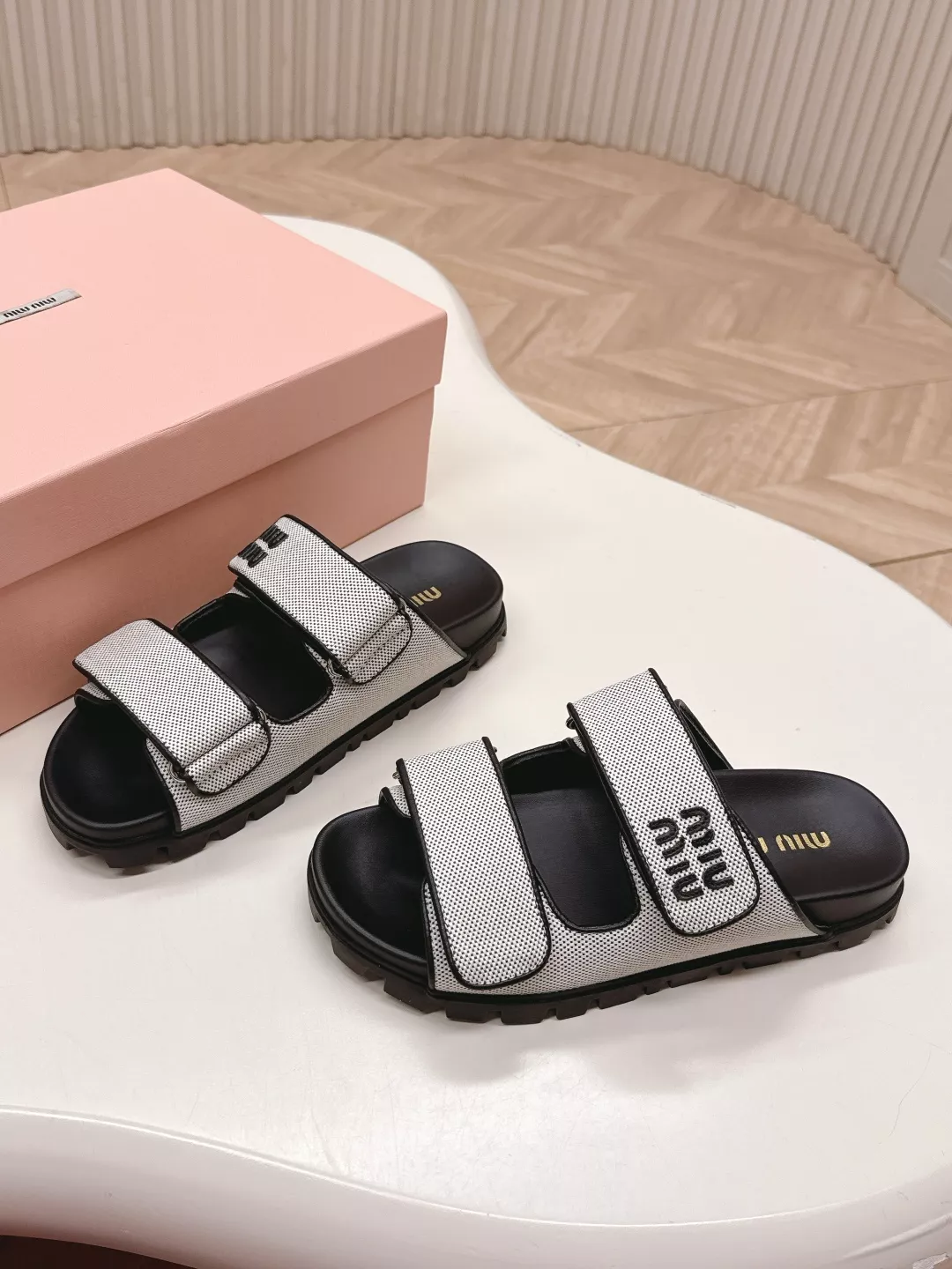 MIU MIU Slippers For Women Vibrant 1788