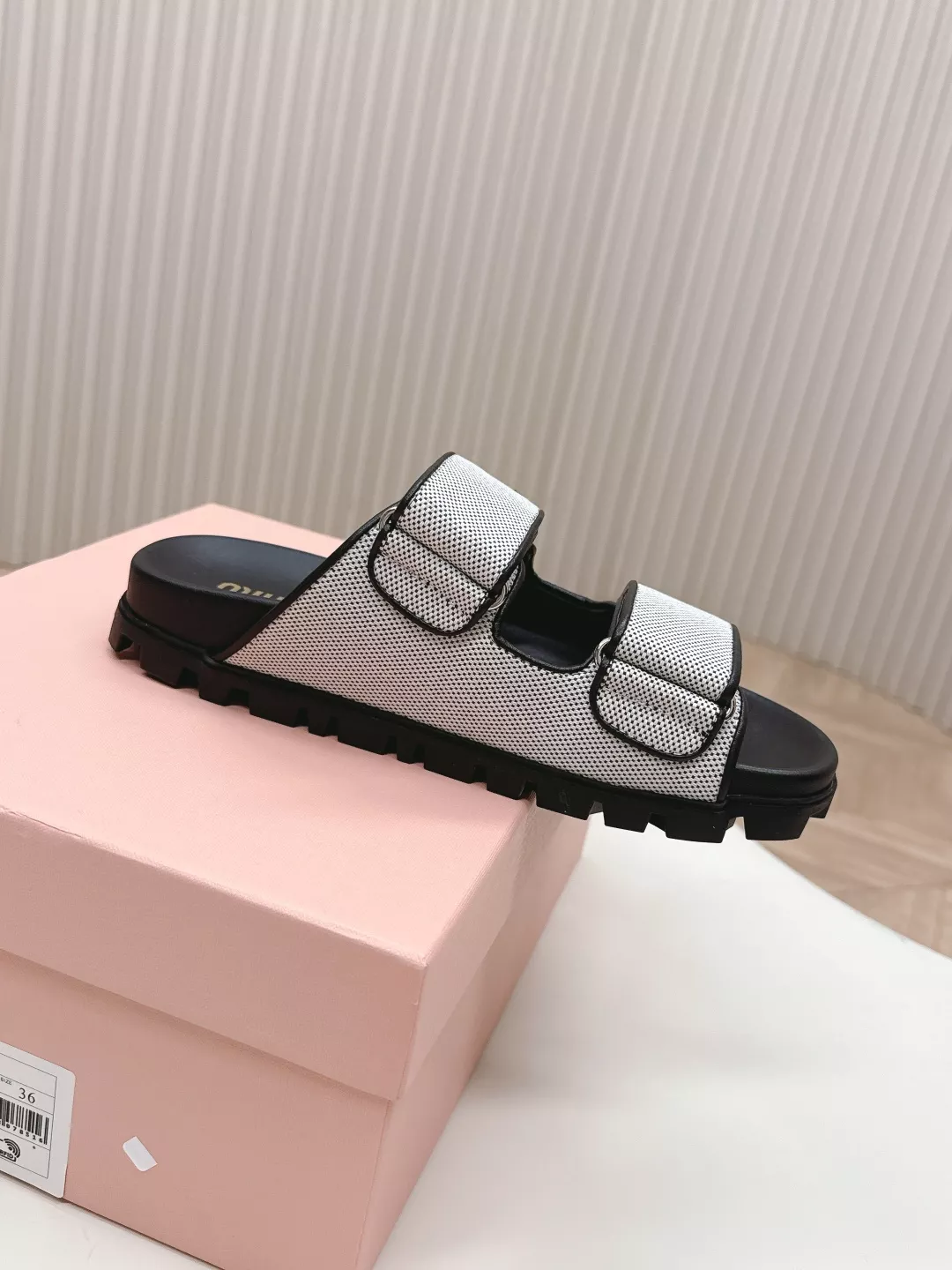 MIU MIU Slippers For Women Vibrant 1788
