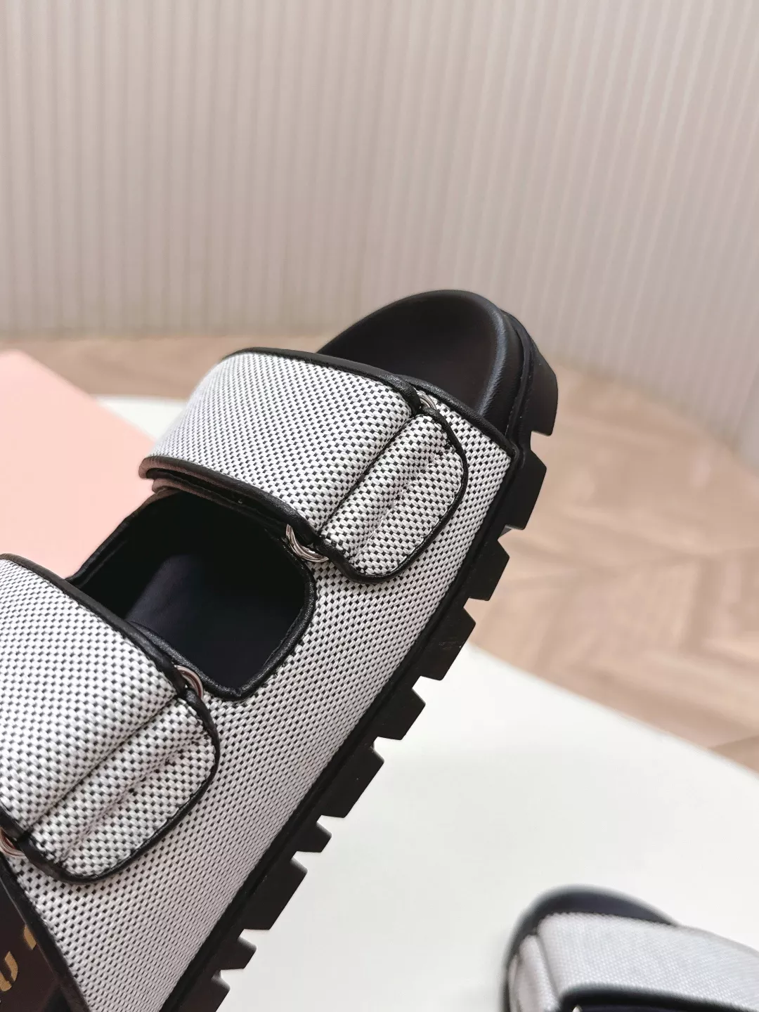 MIU MIU Slippers For Women Vibrant 1788