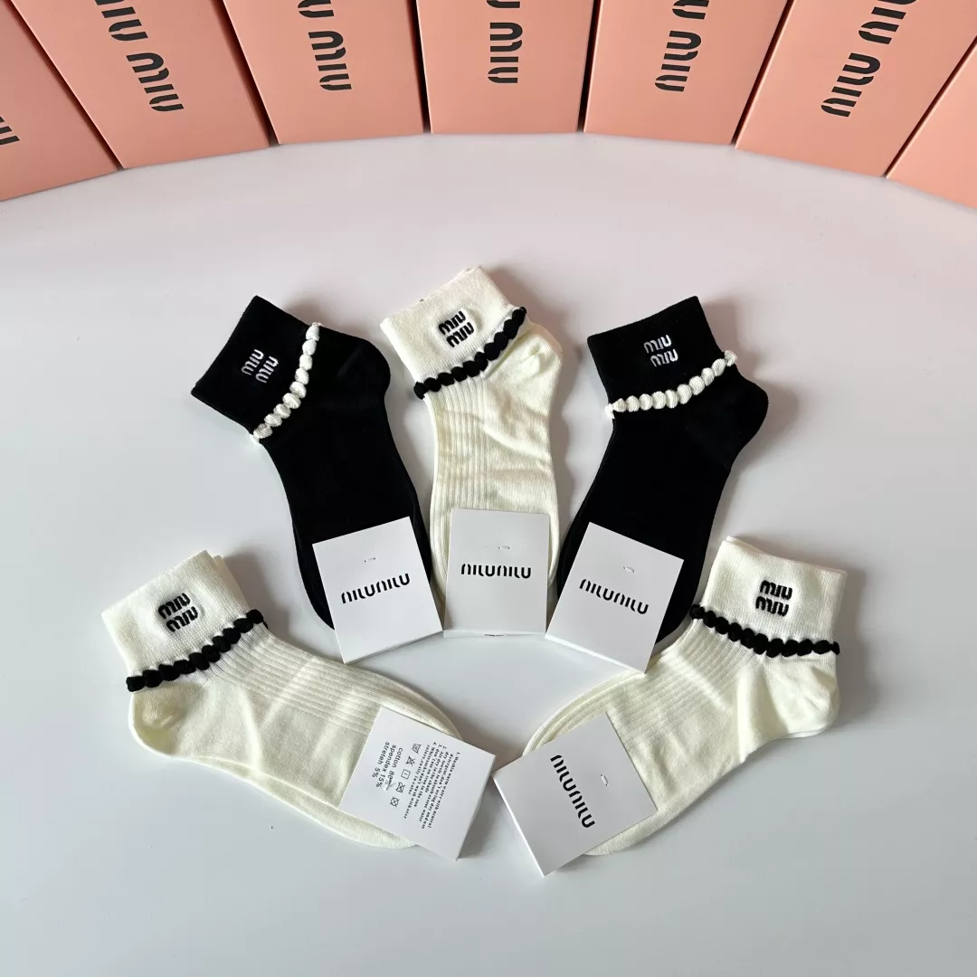 MIU MIU Socks HighQuality 127