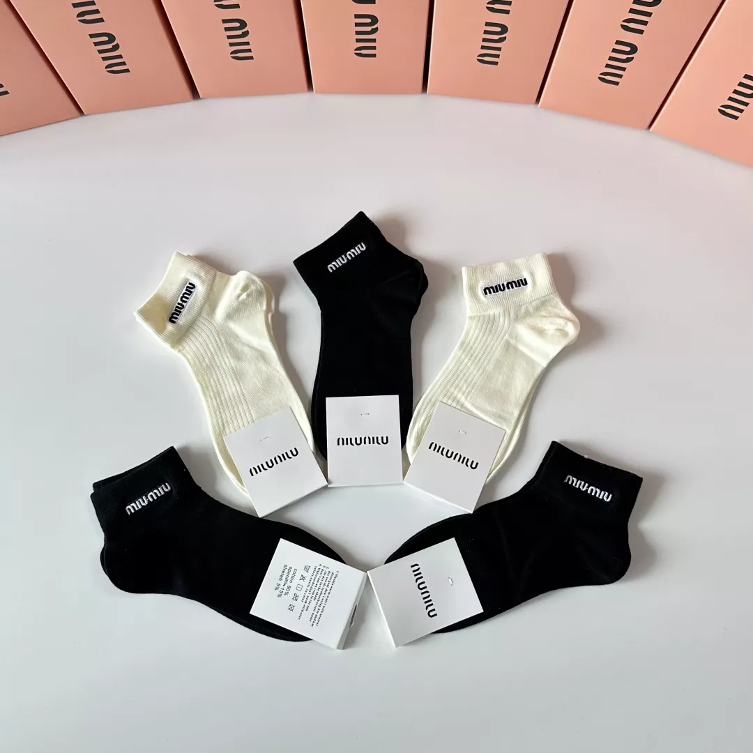 MIU MIU Socks Practical 7154