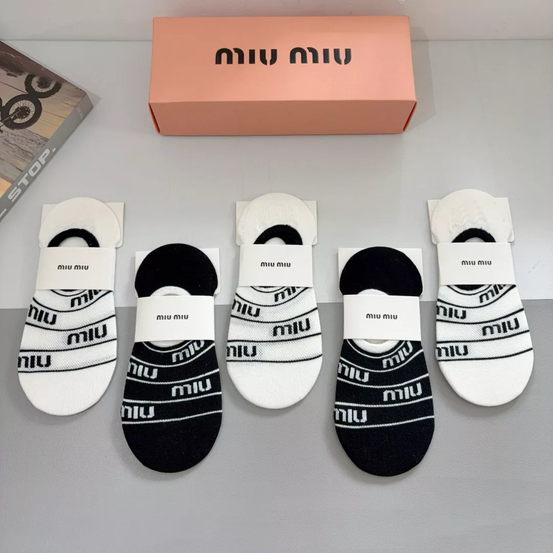 MIU MIU Socks Versatile 6568