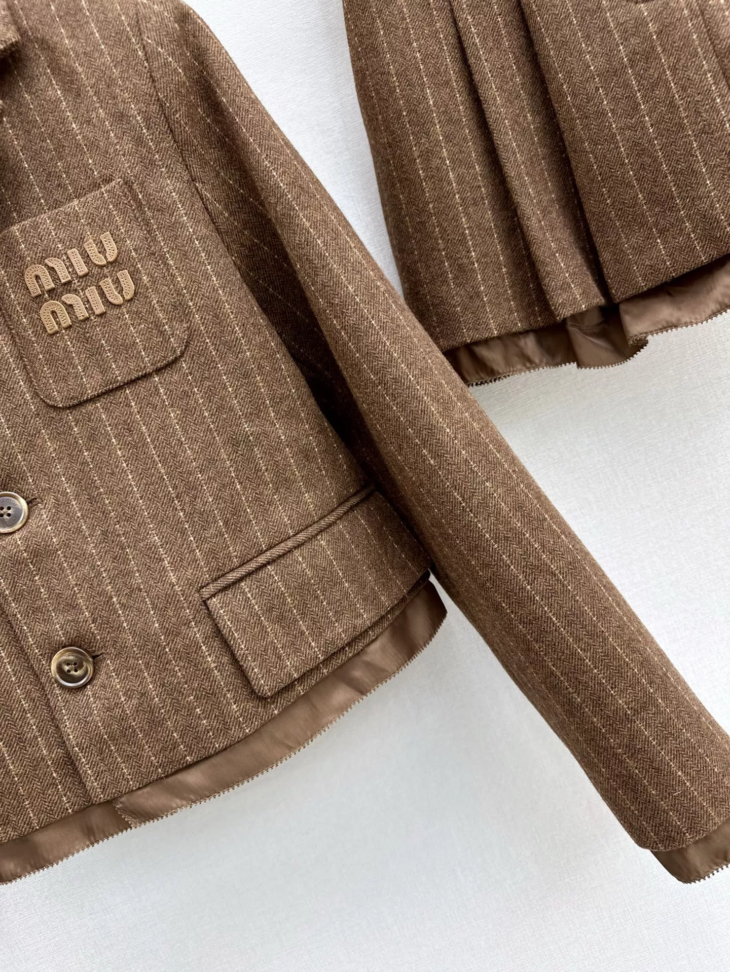 MIU MIU Tracksuits Long Sleeved For Women Trendsetting 2949