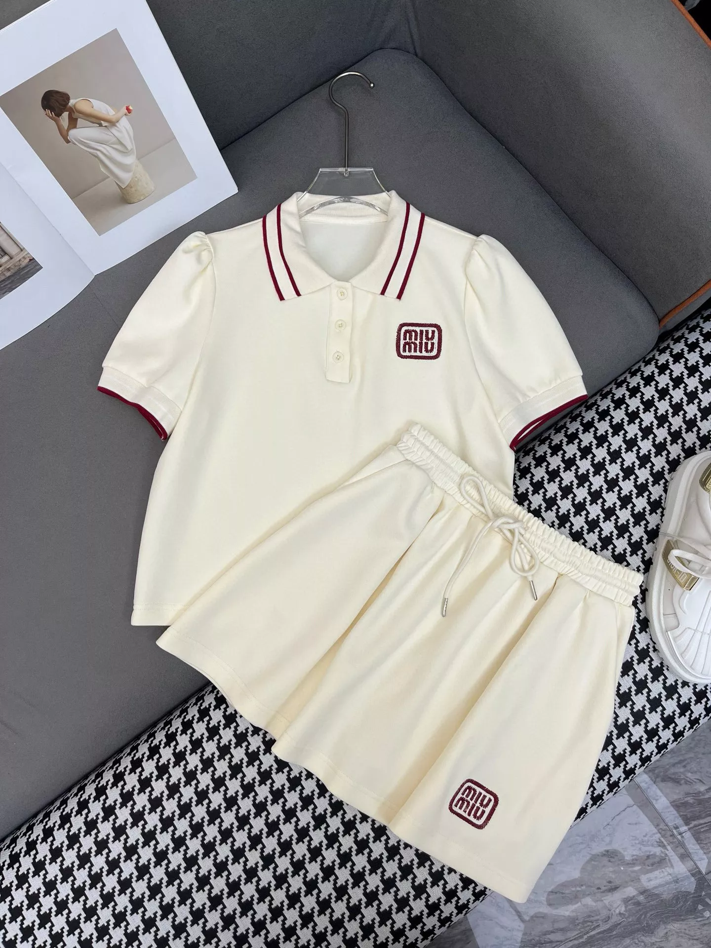 MIU MIU Tracksuits Short Sleeved For Women Durable 9127