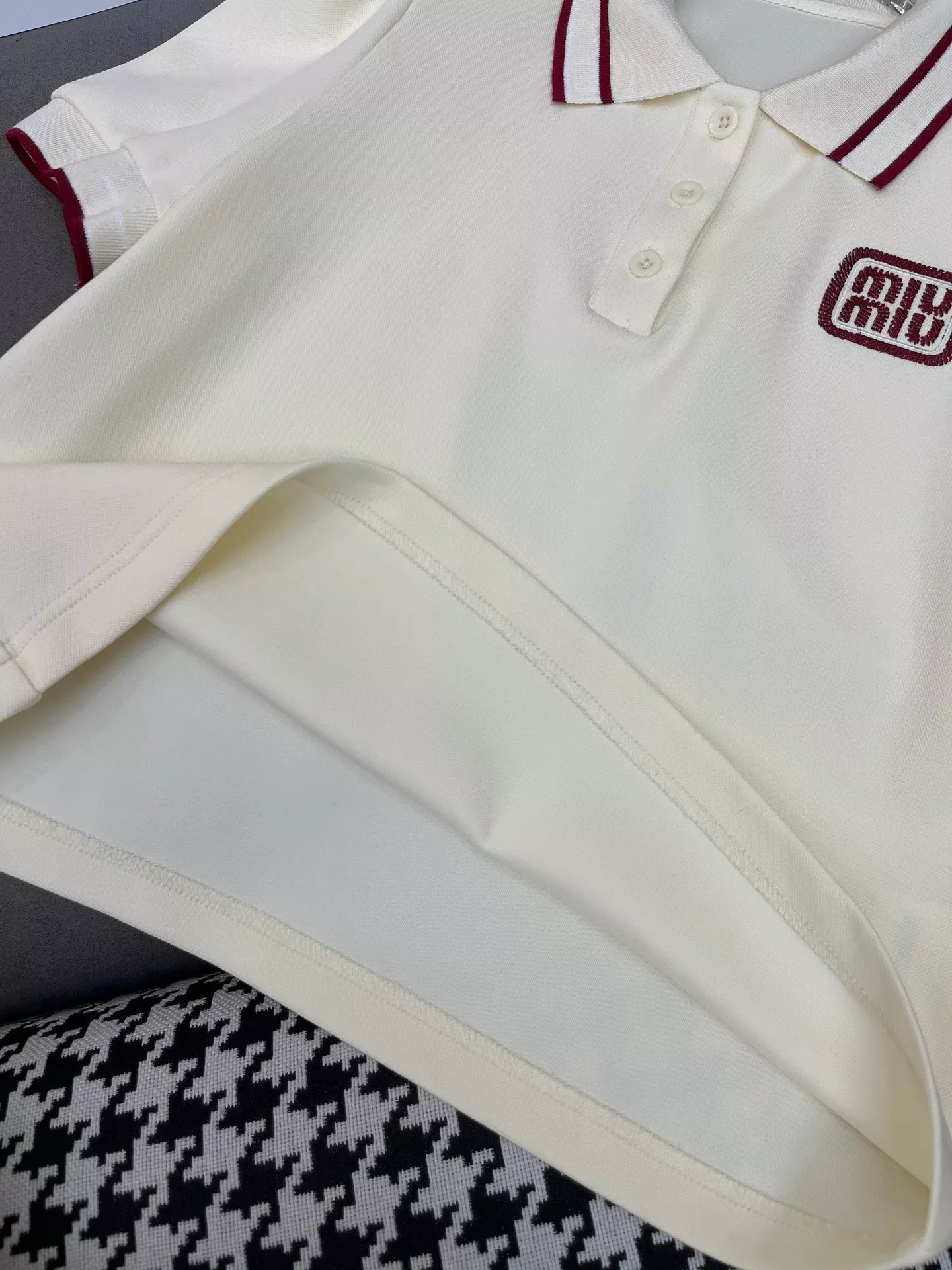 MIU MIU Tracksuits Short Sleeved For Women Durable 9127