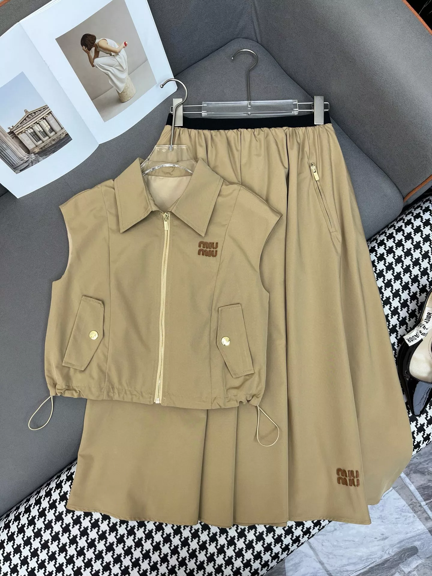MIU MIU Tracksuits Sleeveless For Women Elegant 4525