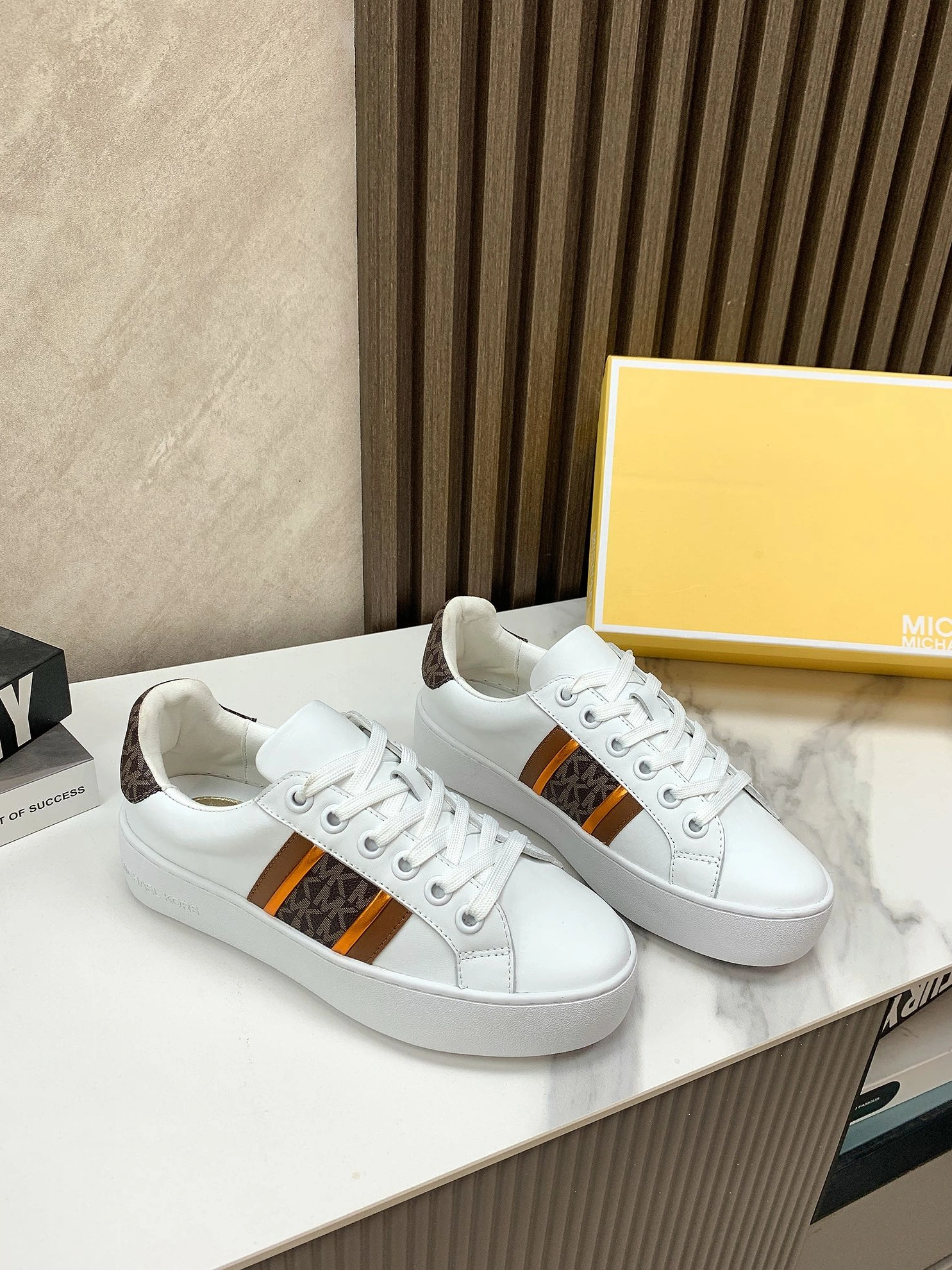 Michael Kors Casual Shoes For Women Refined 4828