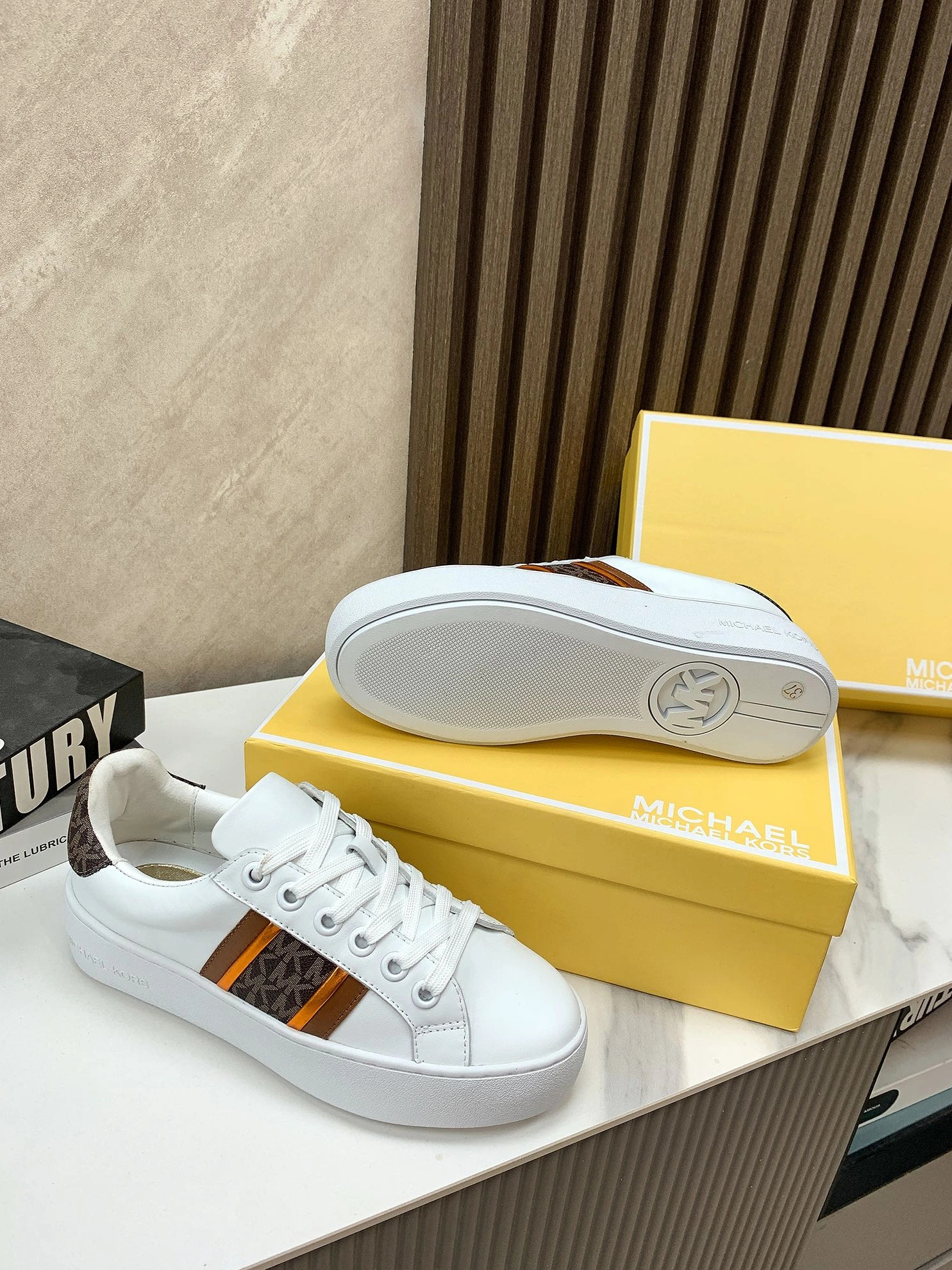 Michael Kors Casual Shoes For Women Refined 4828