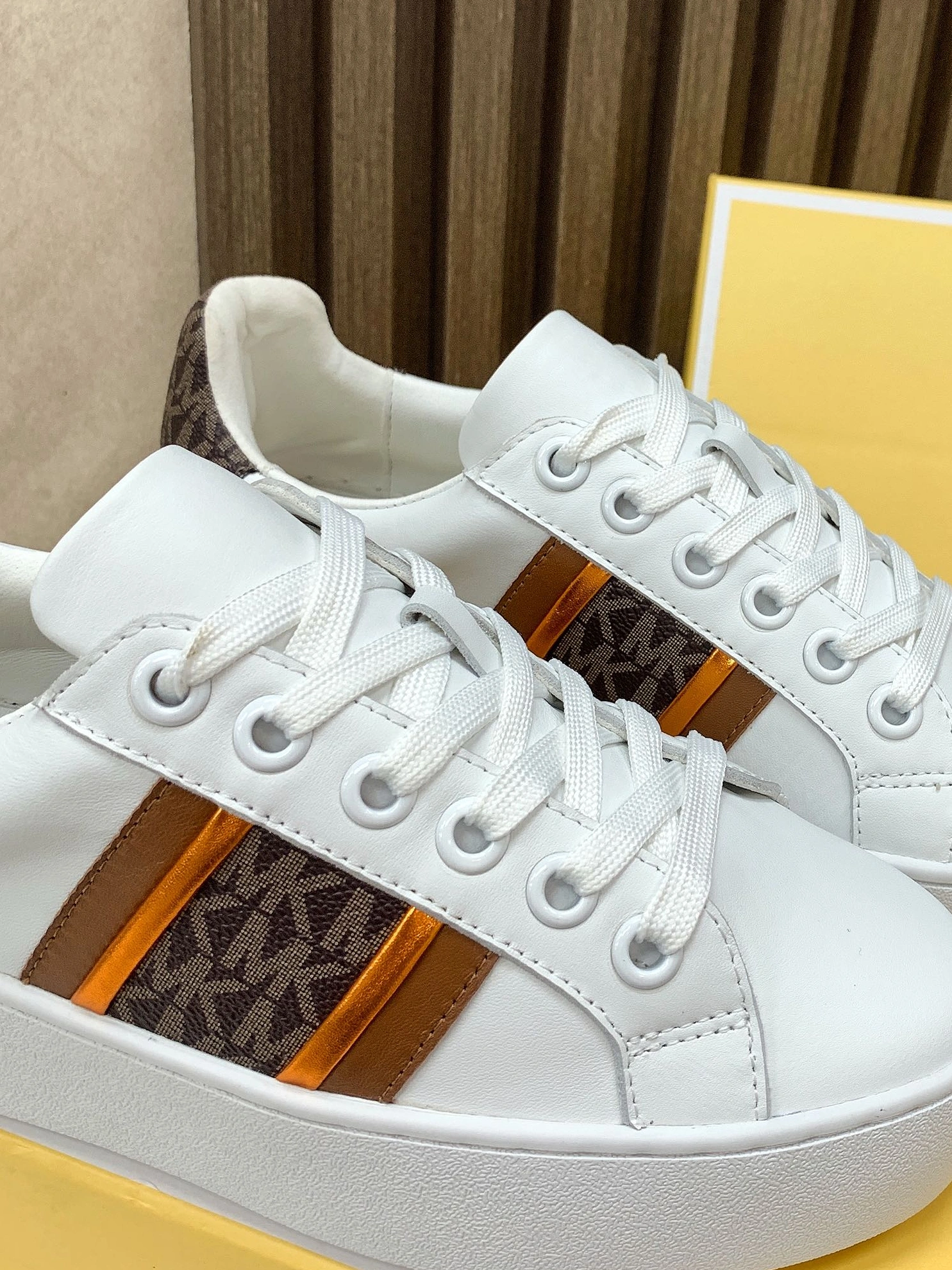 Michael Kors Casual Shoes For Women Refined 4828