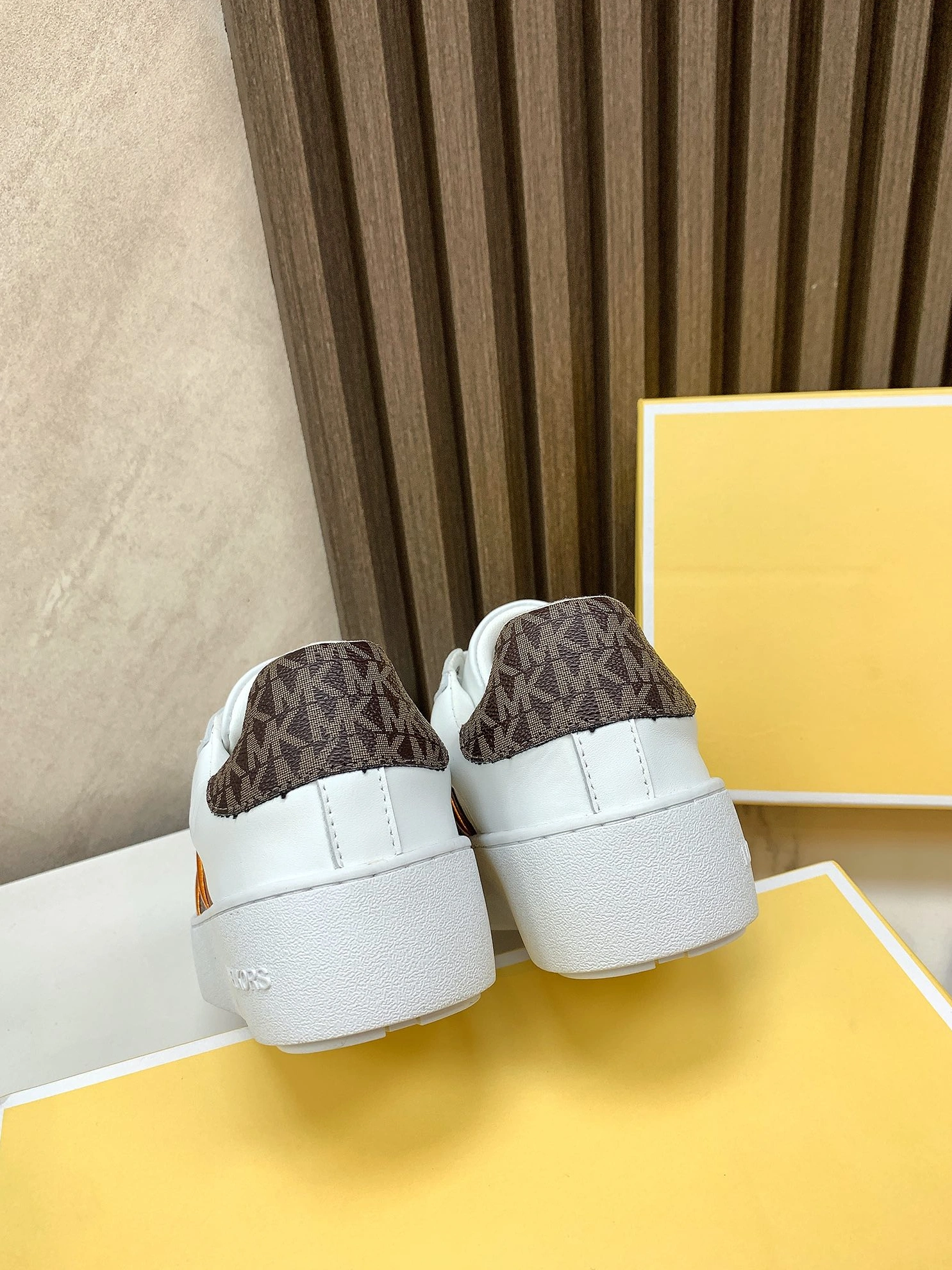 Michael Kors Casual Shoes For Women Refined 4828