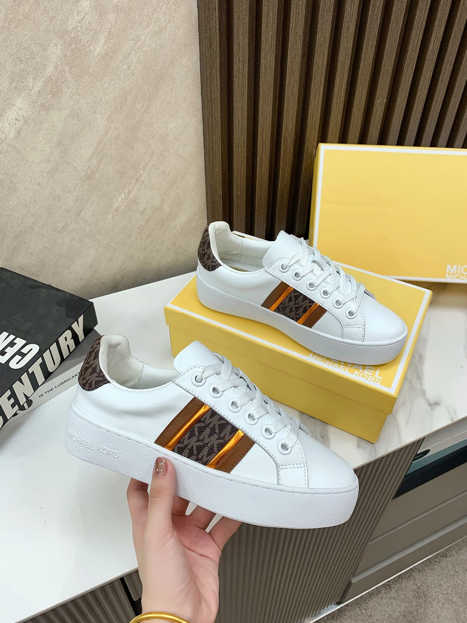 Michael Kors Casual Shoes For Women Refined 4828