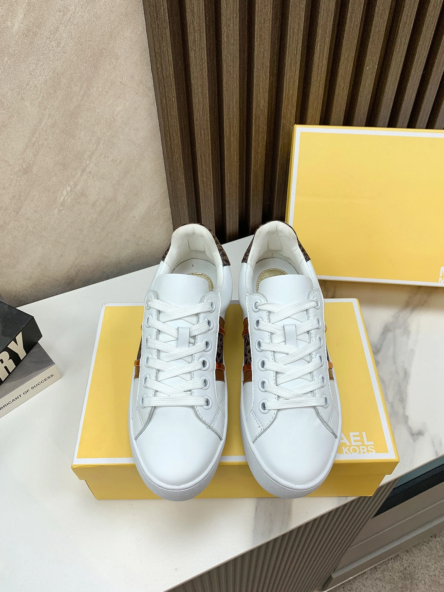 Michael Kors Casual Shoes For Women Refined 4828