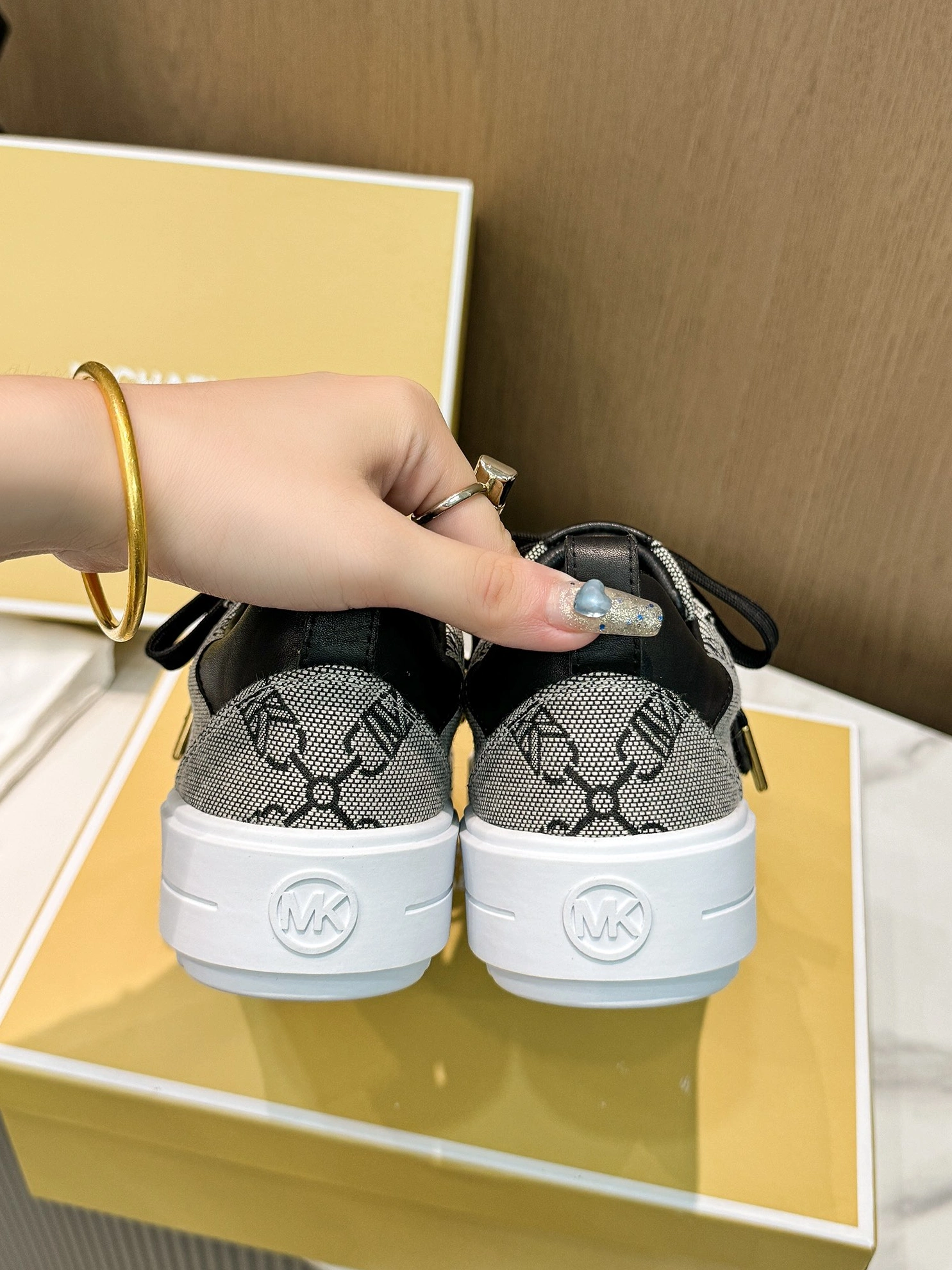 Michael Kors Casual Shoes For Women UrbanStyle 4412