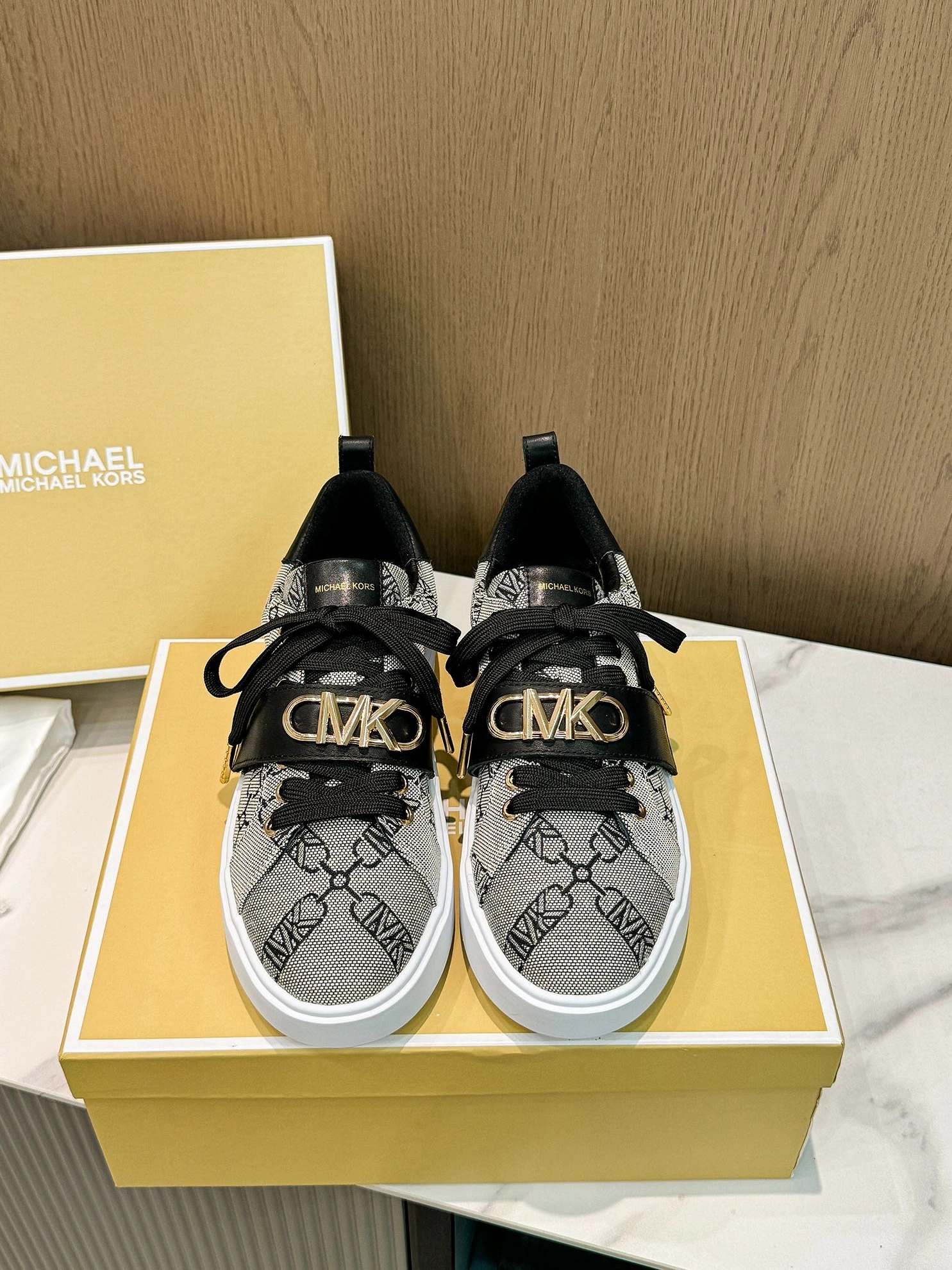 Michael Kors Casual Shoes For Women UrbanStyle 4412