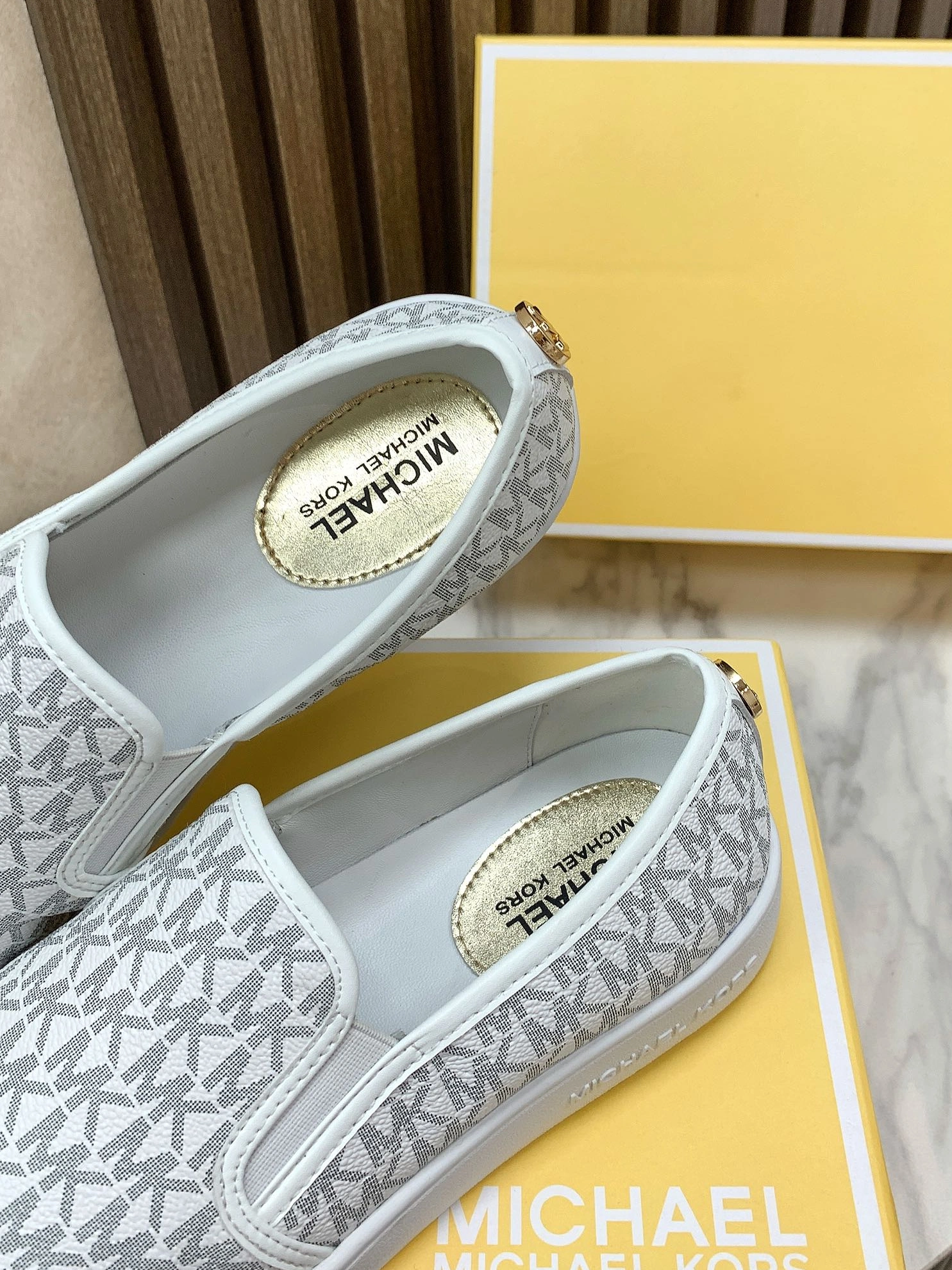 Michael Kors Casual Shoes For Women Vibrant 5577