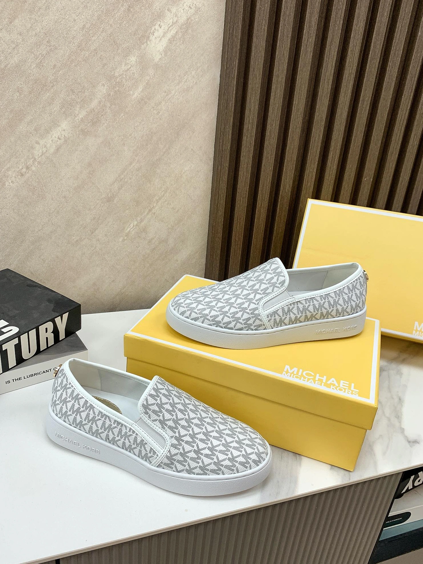 Michael Kors Casual Shoes For Women Vibrant 5577