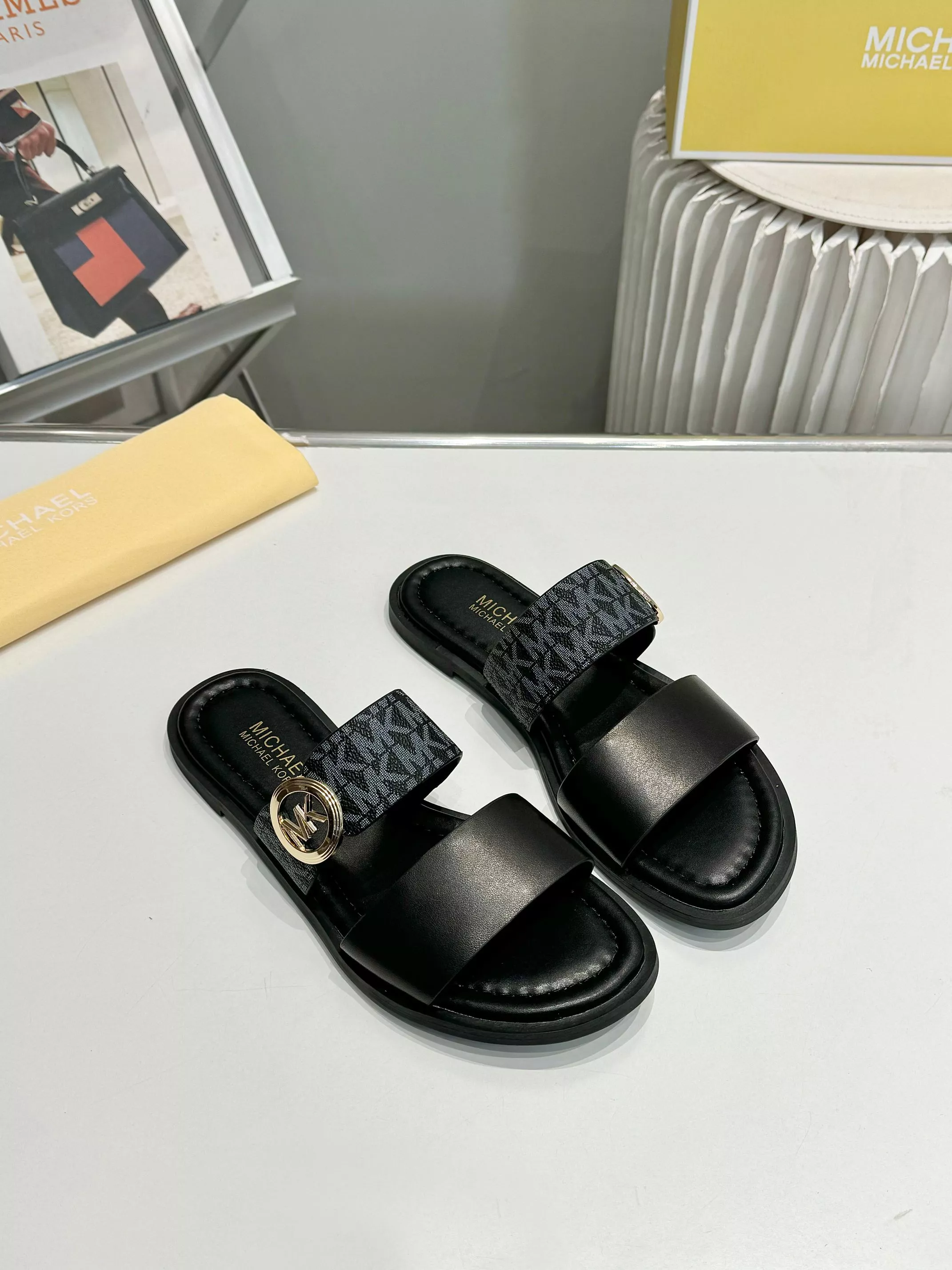 Michael Kors Slippers For Women Bright 3134