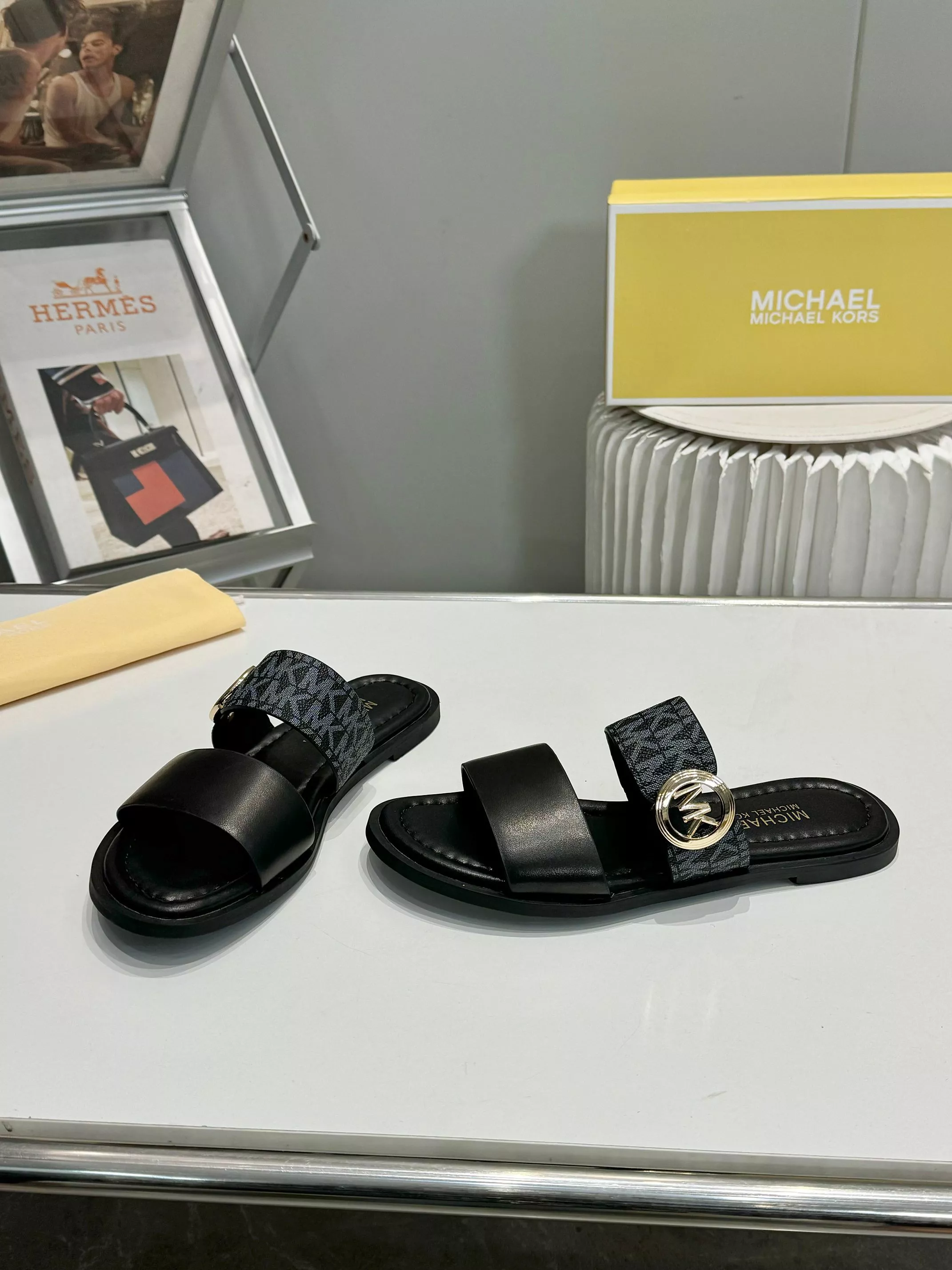 Michael Kors Slippers For Women Bright 3134